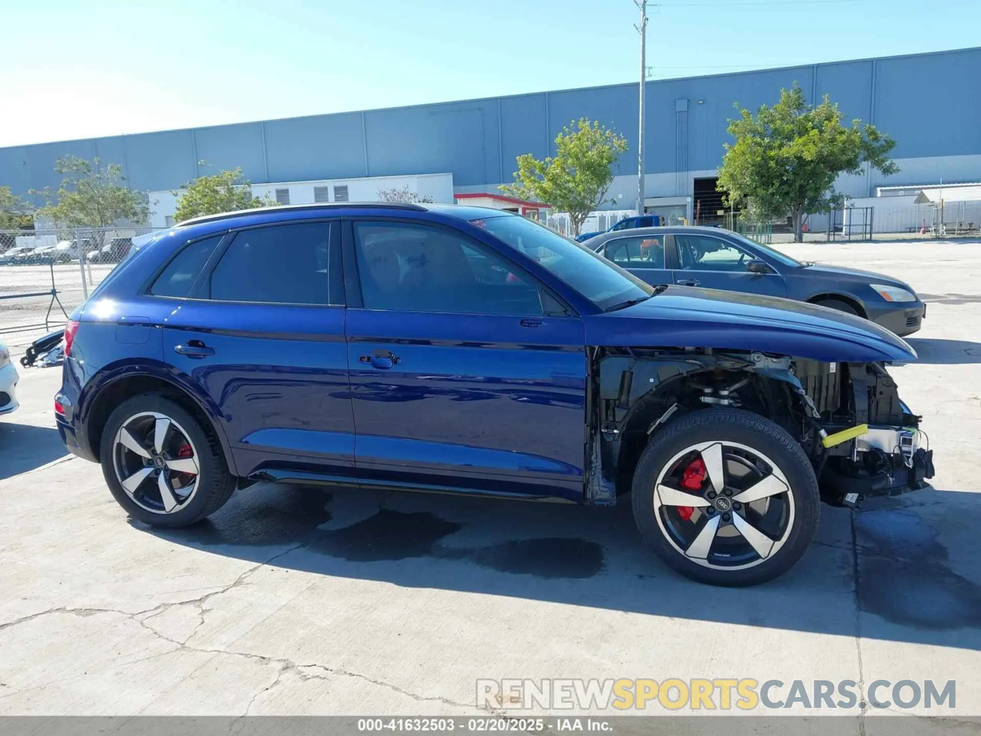 14 Photograph of a damaged car WA1EAAFY7R2066174 AUDI Q5 2024