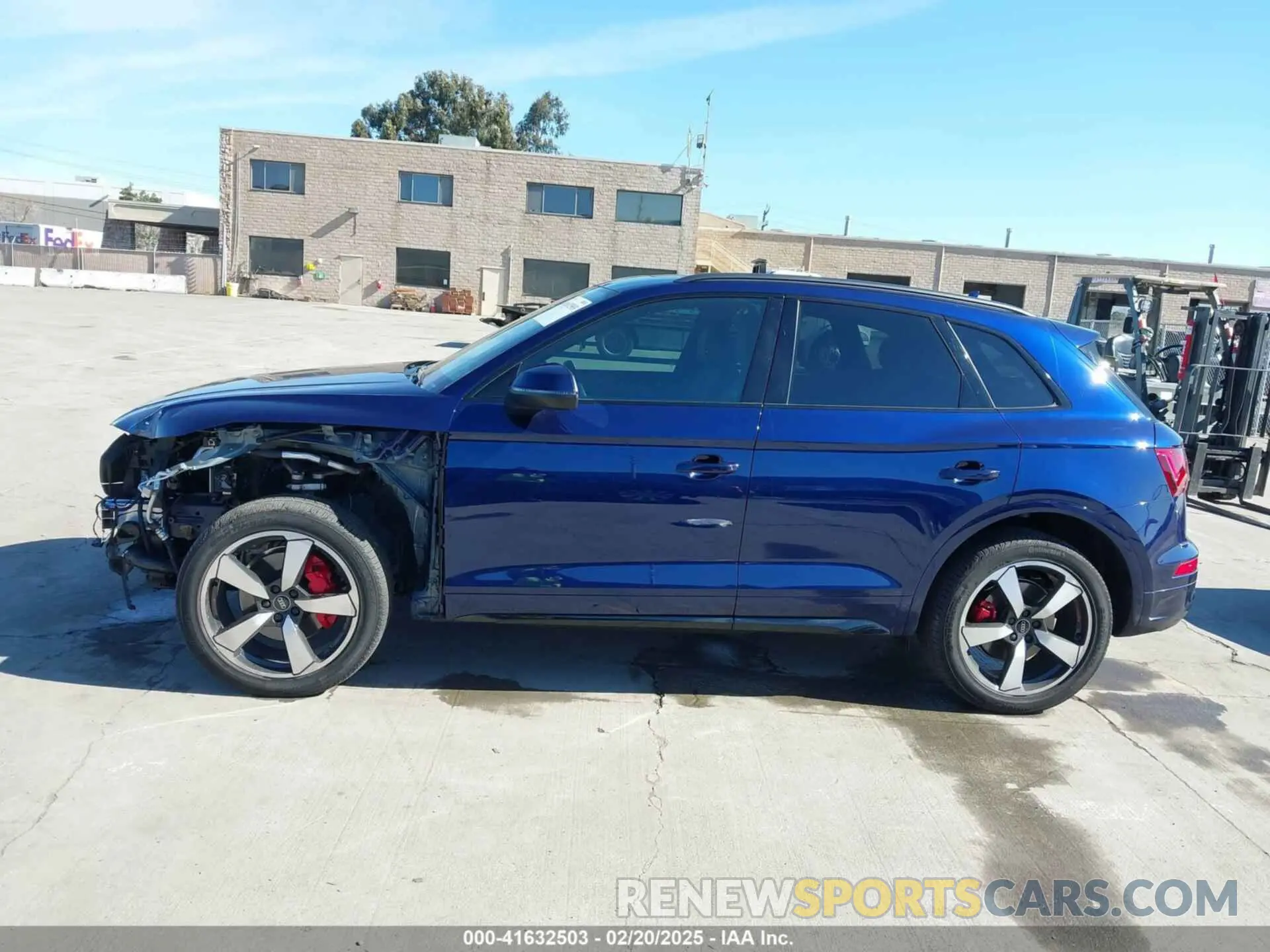 15 Photograph of a damaged car WA1EAAFY7R2066174 AUDI Q5 2024