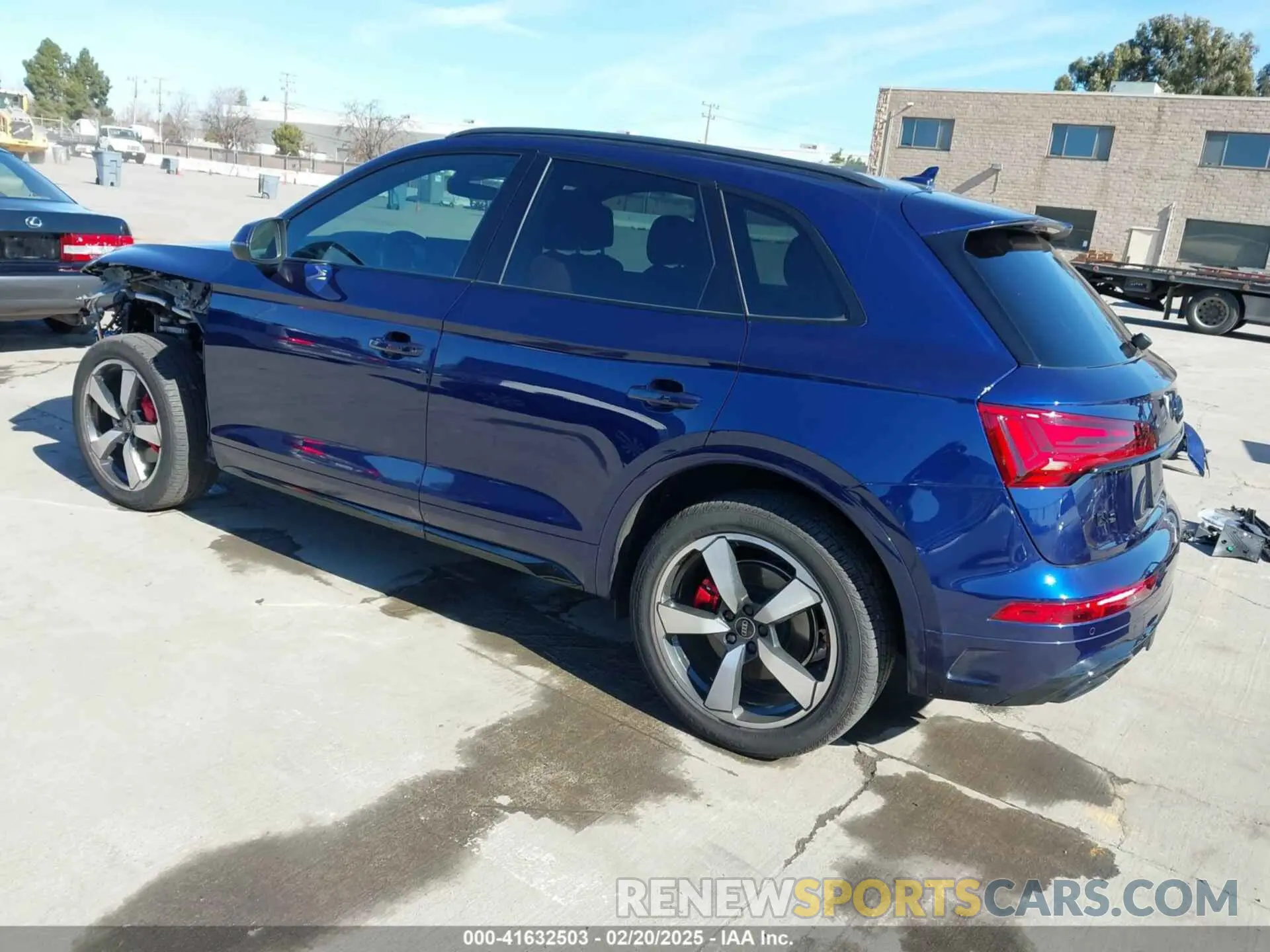 3 Photograph of a damaged car WA1EAAFY7R2066174 AUDI Q5 2024
