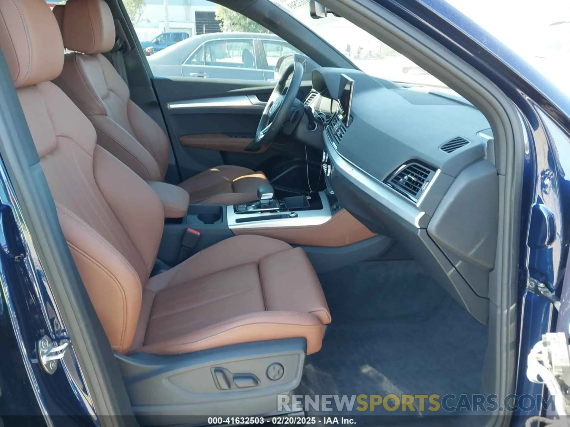 5 Photograph of a damaged car WA1EAAFY7R2066174 AUDI Q5 2024