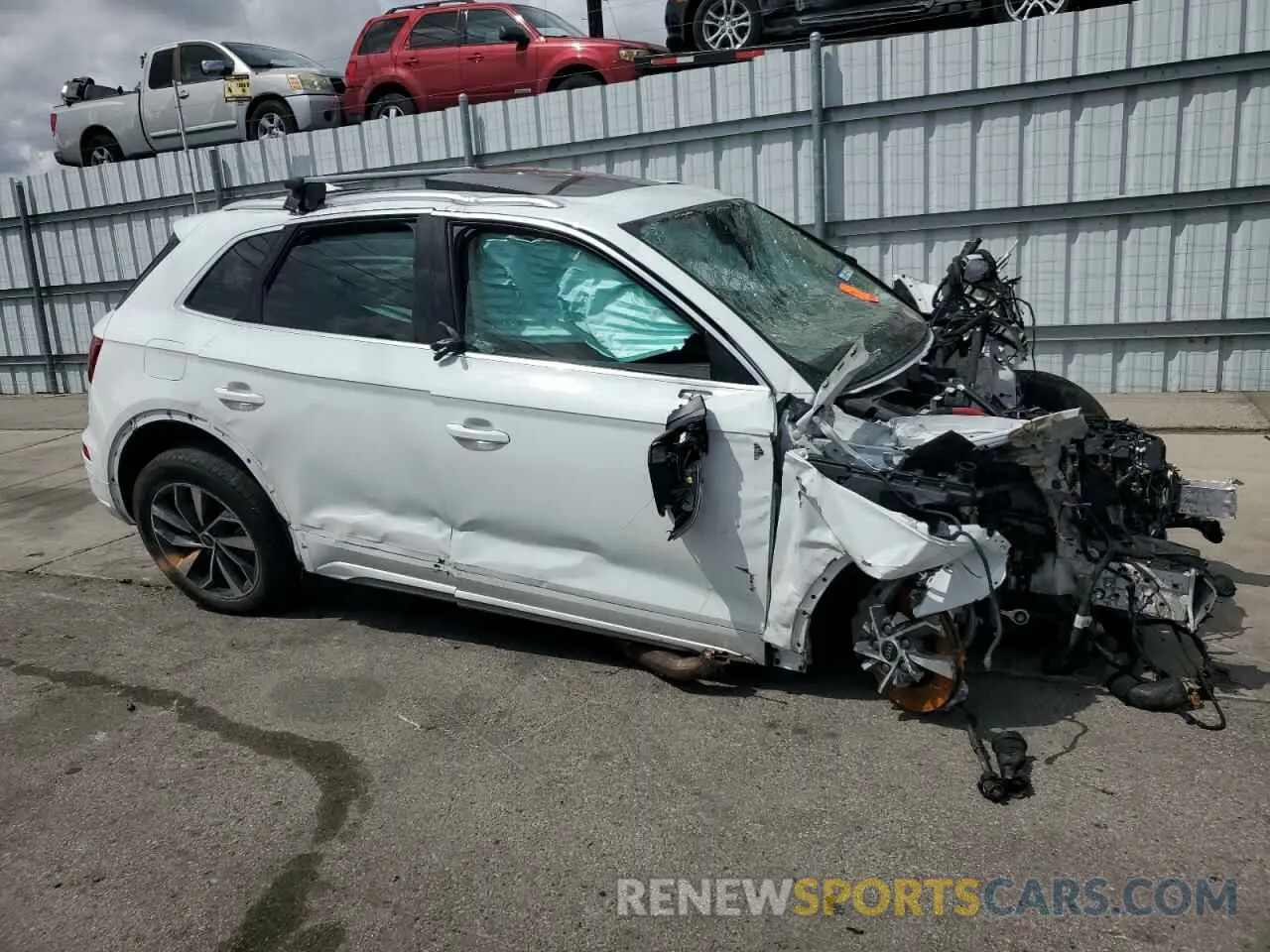 4 Photograph of a damaged car WA1EAAFY7R2071505 AUDI Q5 2024