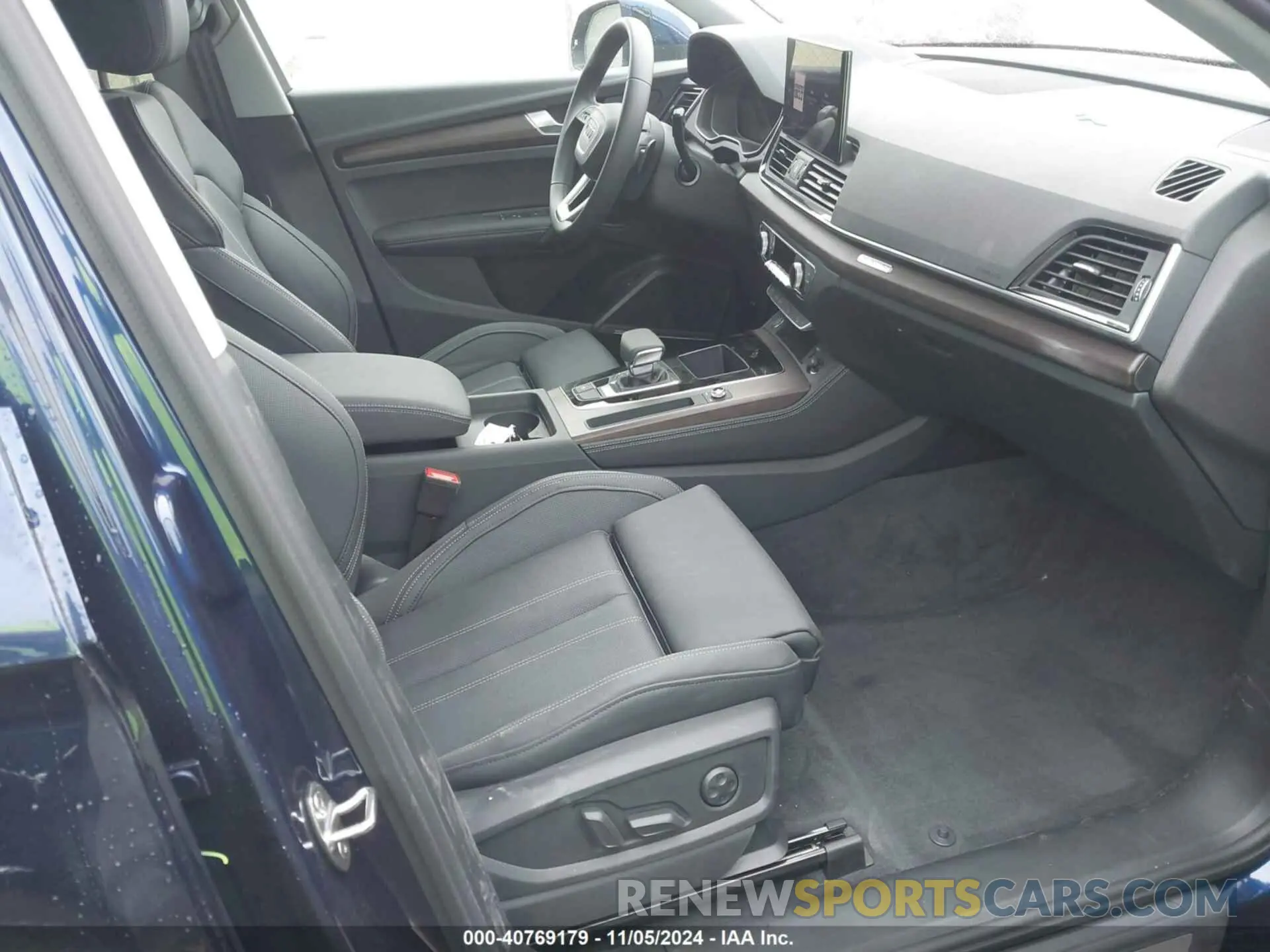 5 Photograph of a damaged car WA1EAAFY7R2140967 AUDI Q5 2024