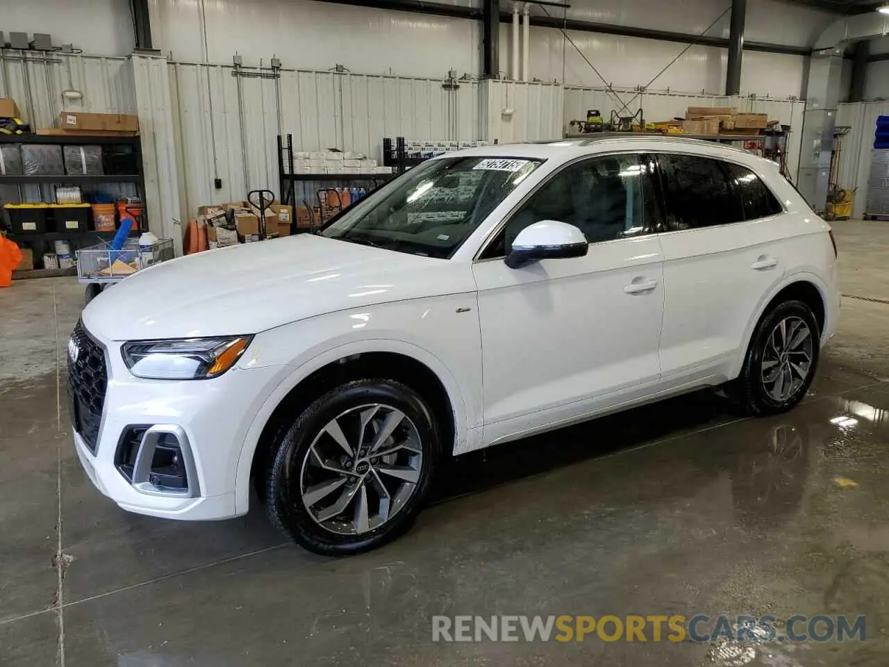 1 Photograph of a damaged car WA1EAAFY8R2086935 AUDI Q5 2024