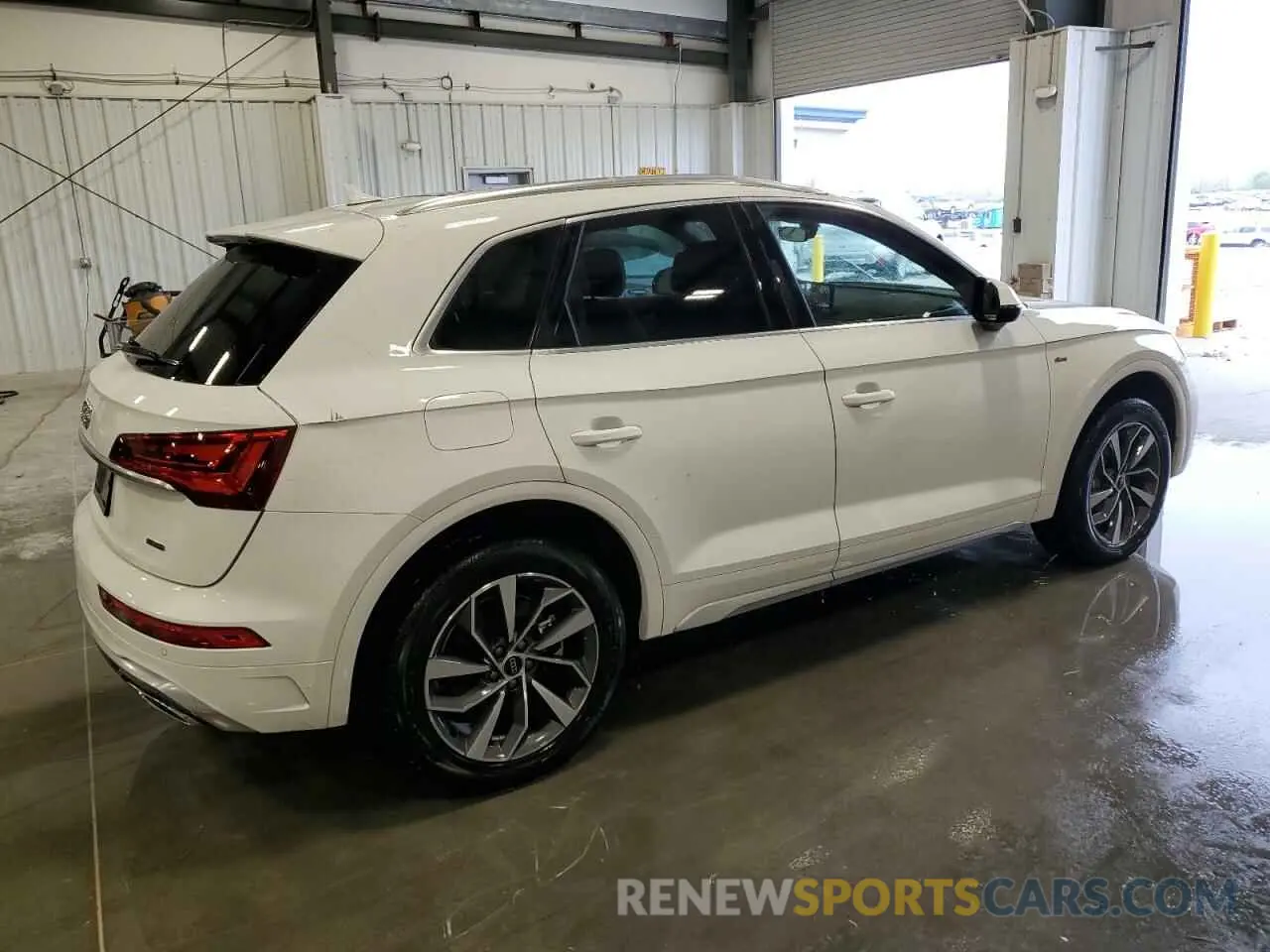 3 Photograph of a damaged car WA1EAAFY8R2086935 AUDI Q5 2024