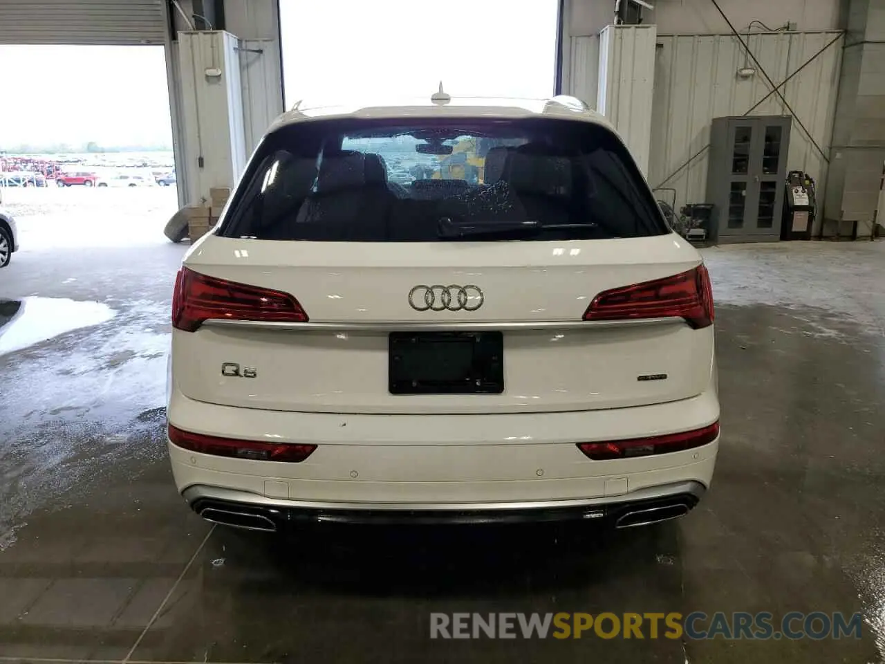 6 Photograph of a damaged car WA1EAAFY8R2086935 AUDI Q5 2024