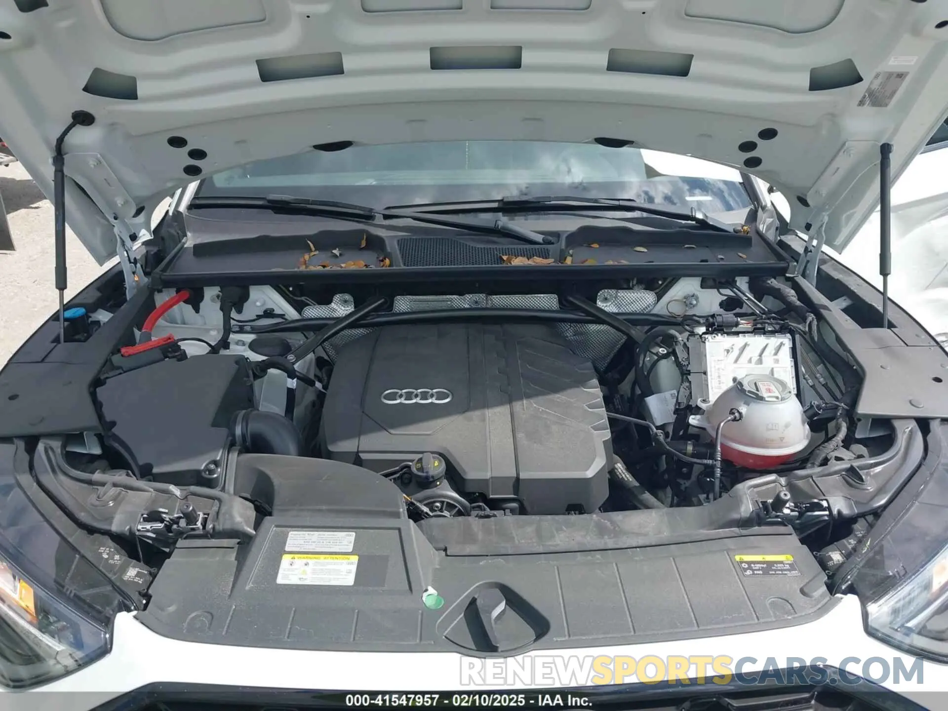 10 Photograph of a damaged car WA1EAAFY8R2134448 AUDI Q5 2024