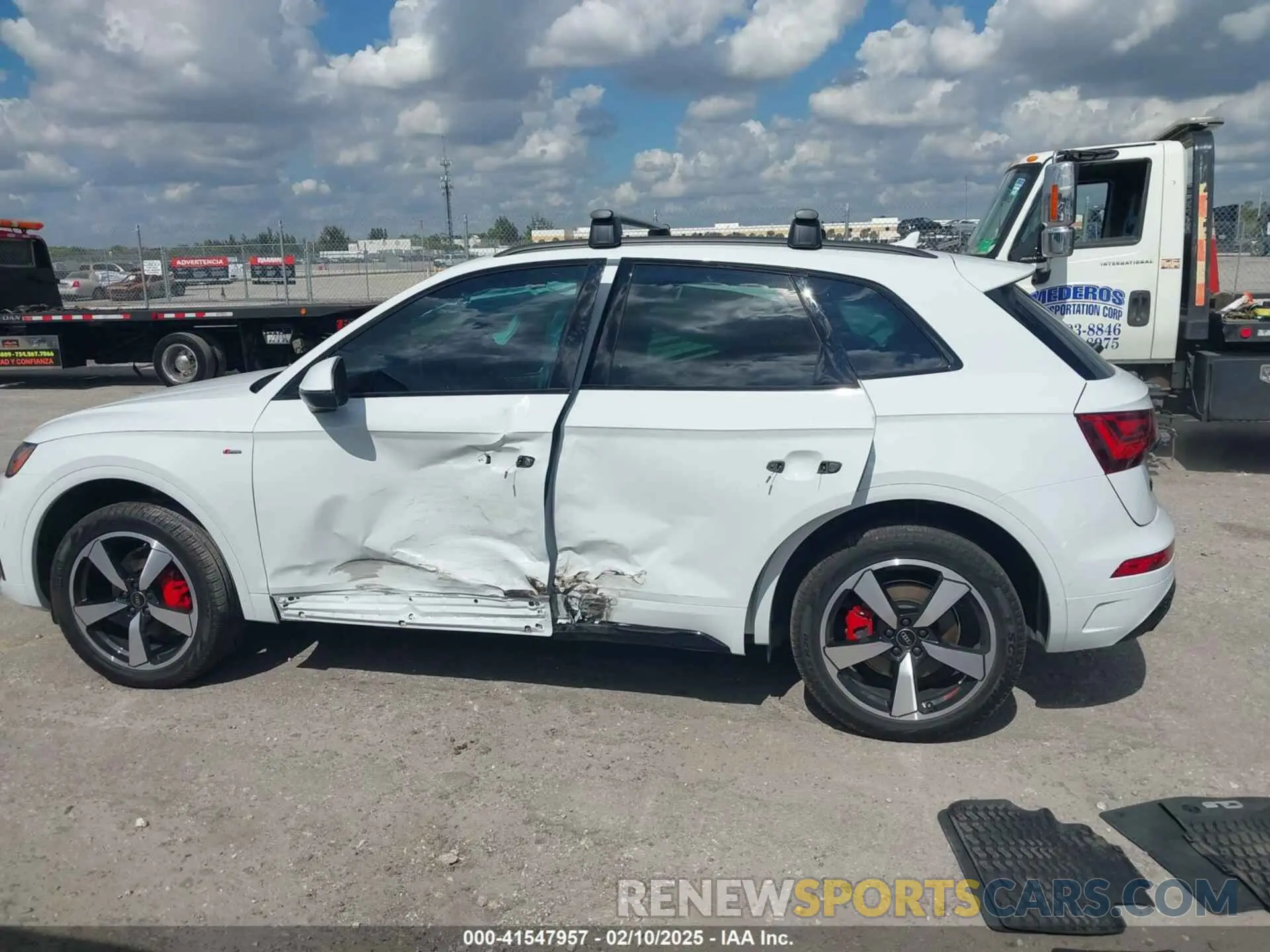 13 Photograph of a damaged car WA1EAAFY8R2134448 AUDI Q5 2024