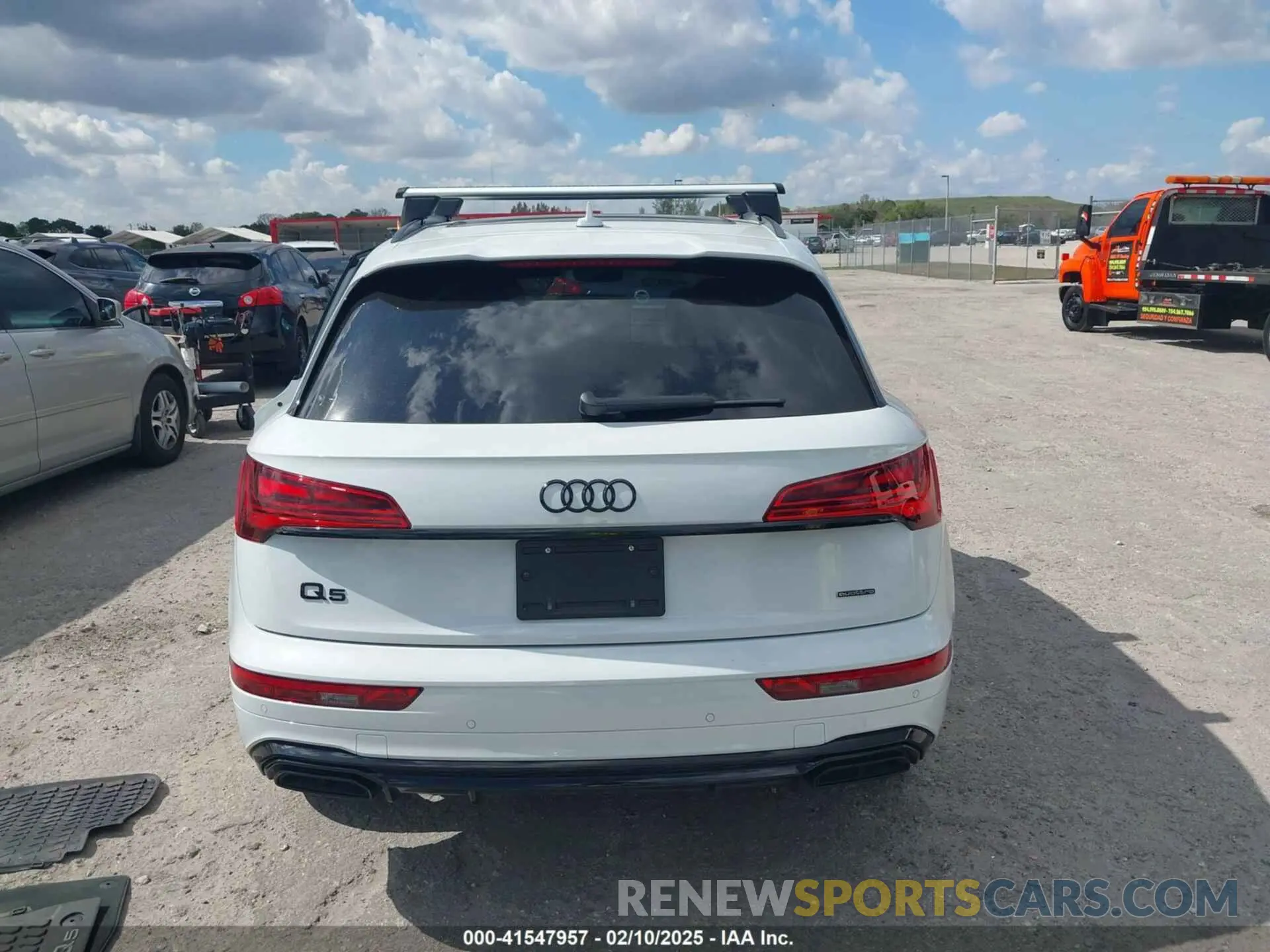 15 Photograph of a damaged car WA1EAAFY8R2134448 AUDI Q5 2024