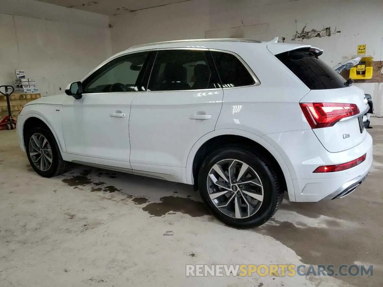 2 Photograph of a damaged car WA1EAAFY9R2024444 AUDI Q5 2024