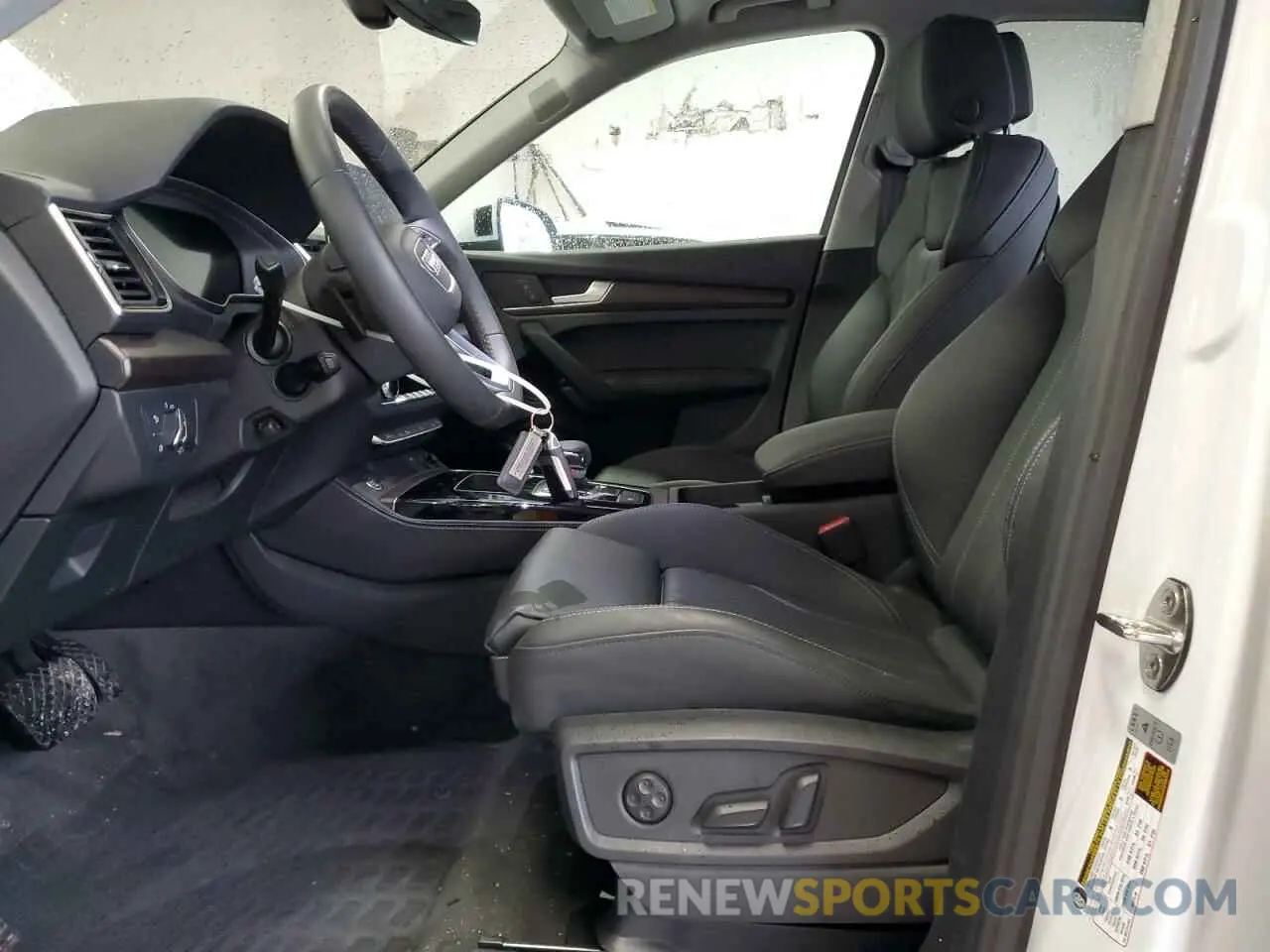 7 Photograph of a damaged car WA1EAAFY9R2024444 AUDI Q5 2024