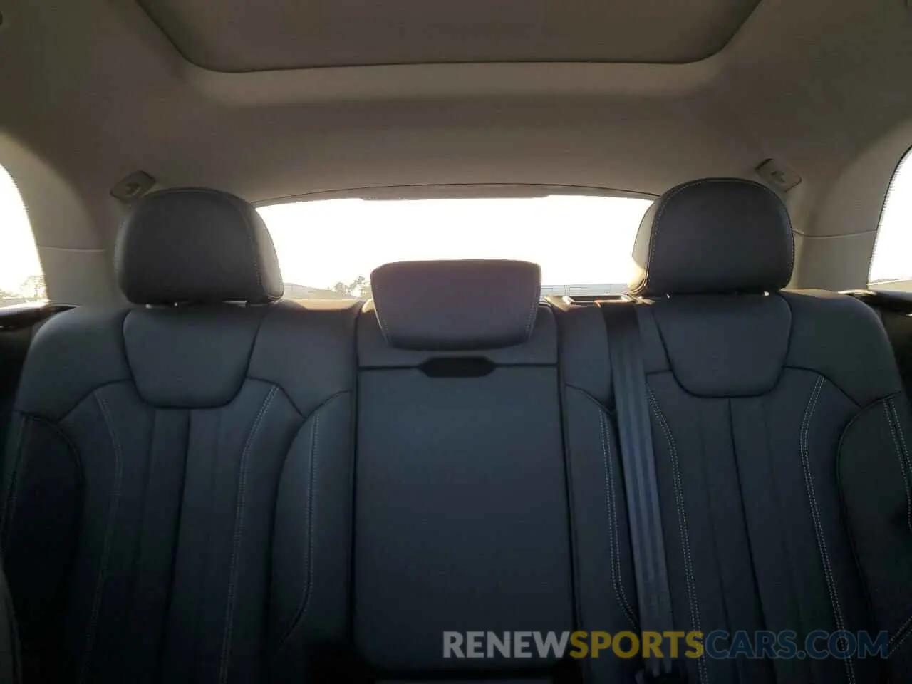 10 Photograph of a damaged car WA1EAAFY9R2060084 AUDI Q5 2024