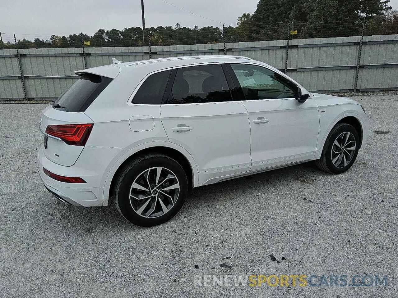 3 Photograph of a damaged car WA1EAAFY9R2072705 AUDI Q5 2024
