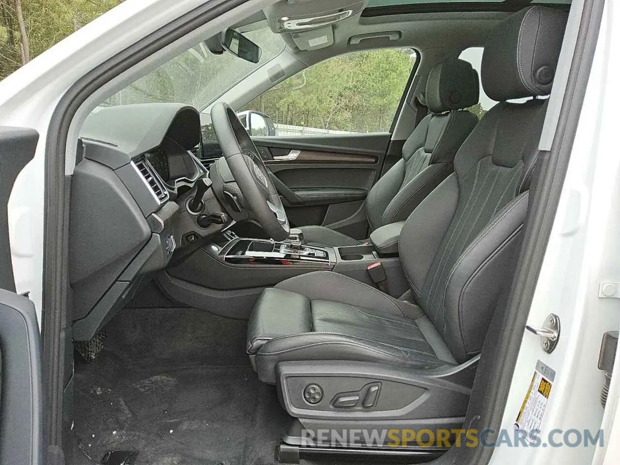7 Photograph of a damaged car WA1EAAFY9R2072705 AUDI Q5 2024
