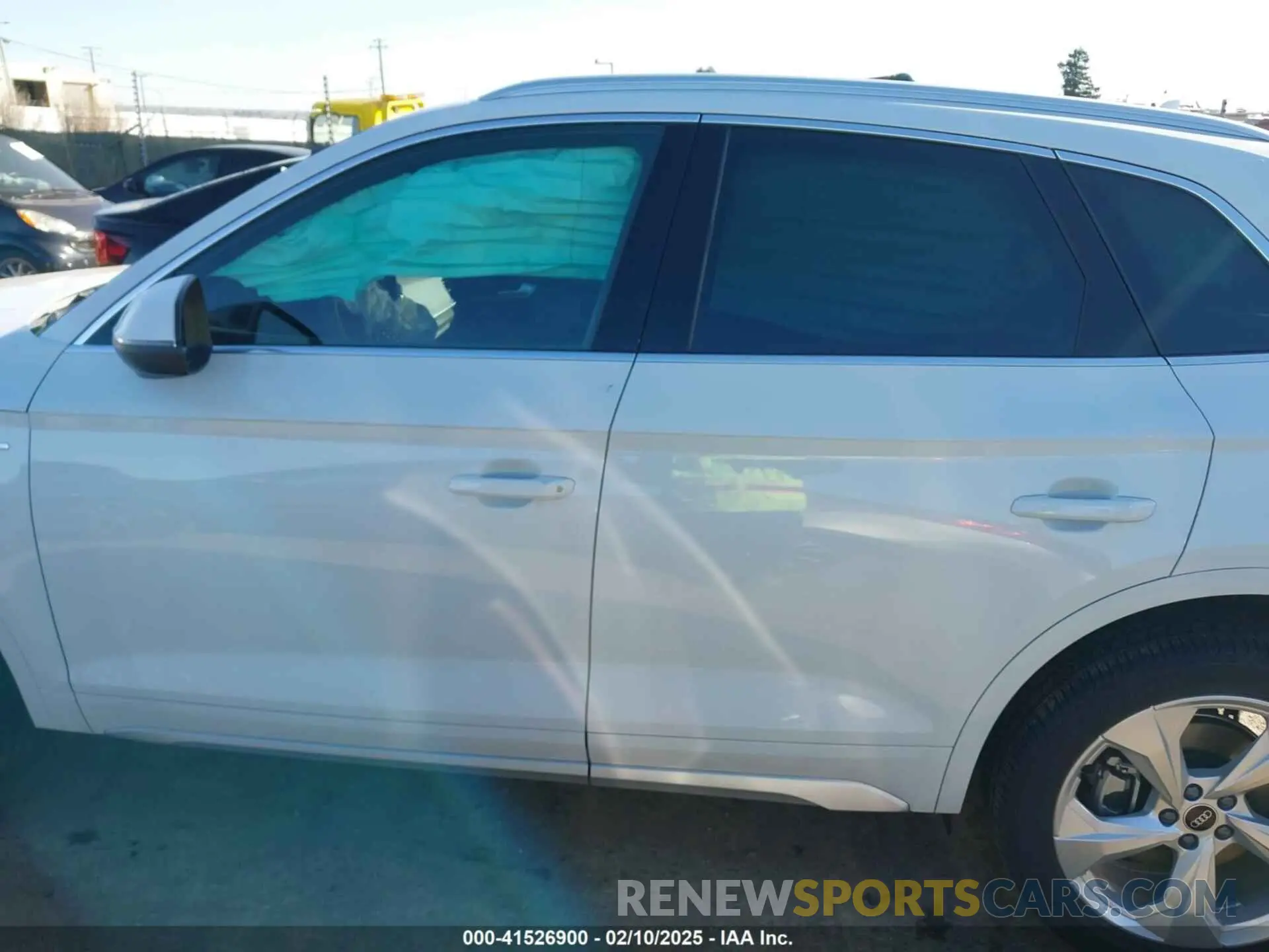 15 Photograph of a damaged car WA1EAAFY9R2138718 AUDI Q5 2024