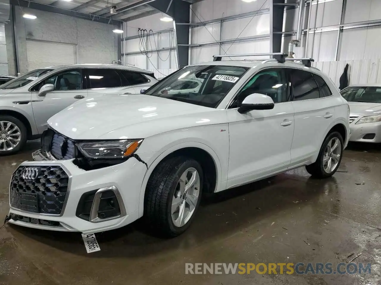 1 Photograph of a damaged car WA1EAAFYXR2043584 AUDI Q5 2024