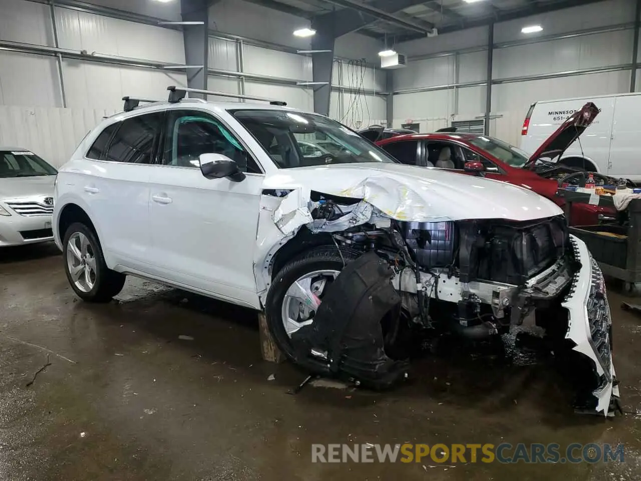 4 Photograph of a damaged car WA1EAAFYXR2043584 AUDI Q5 2024
