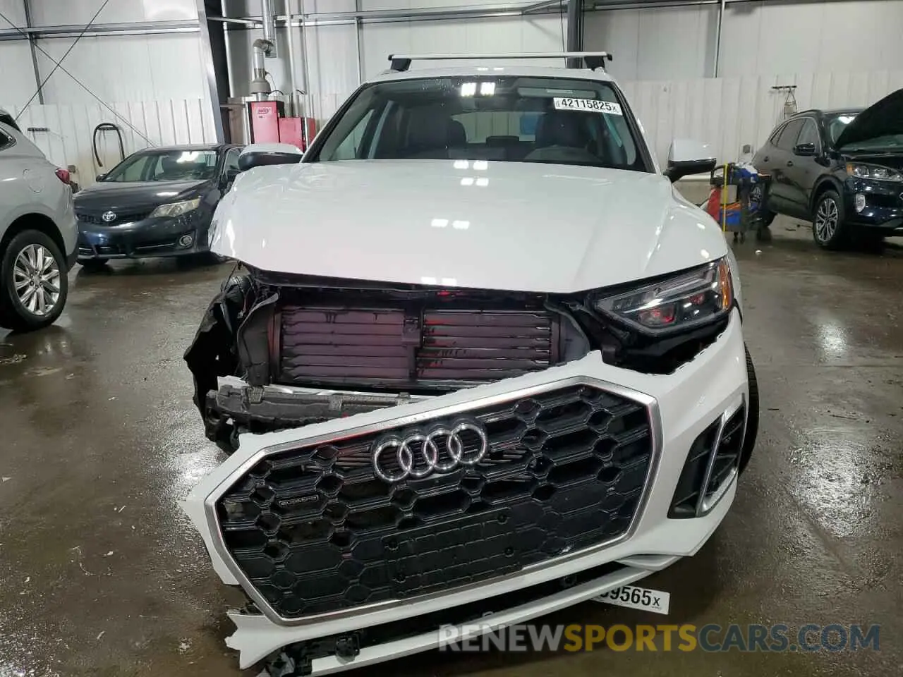 5 Photograph of a damaged car WA1EAAFYXR2043584 AUDI Q5 2024
