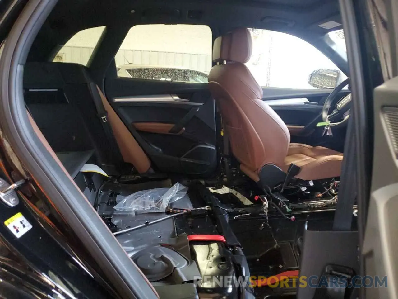 11 Photograph of a damaged car WA1EAAFYXR2071191 AUDI Q5 2024