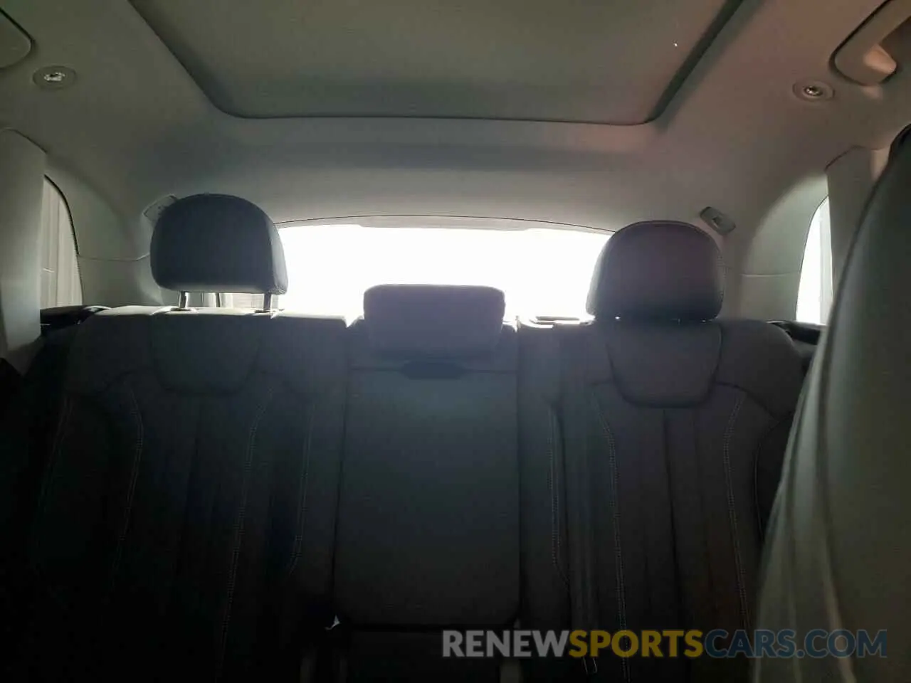 10 Photograph of a damaged car WA1EAAFYXR2078805 AUDI Q5 2024