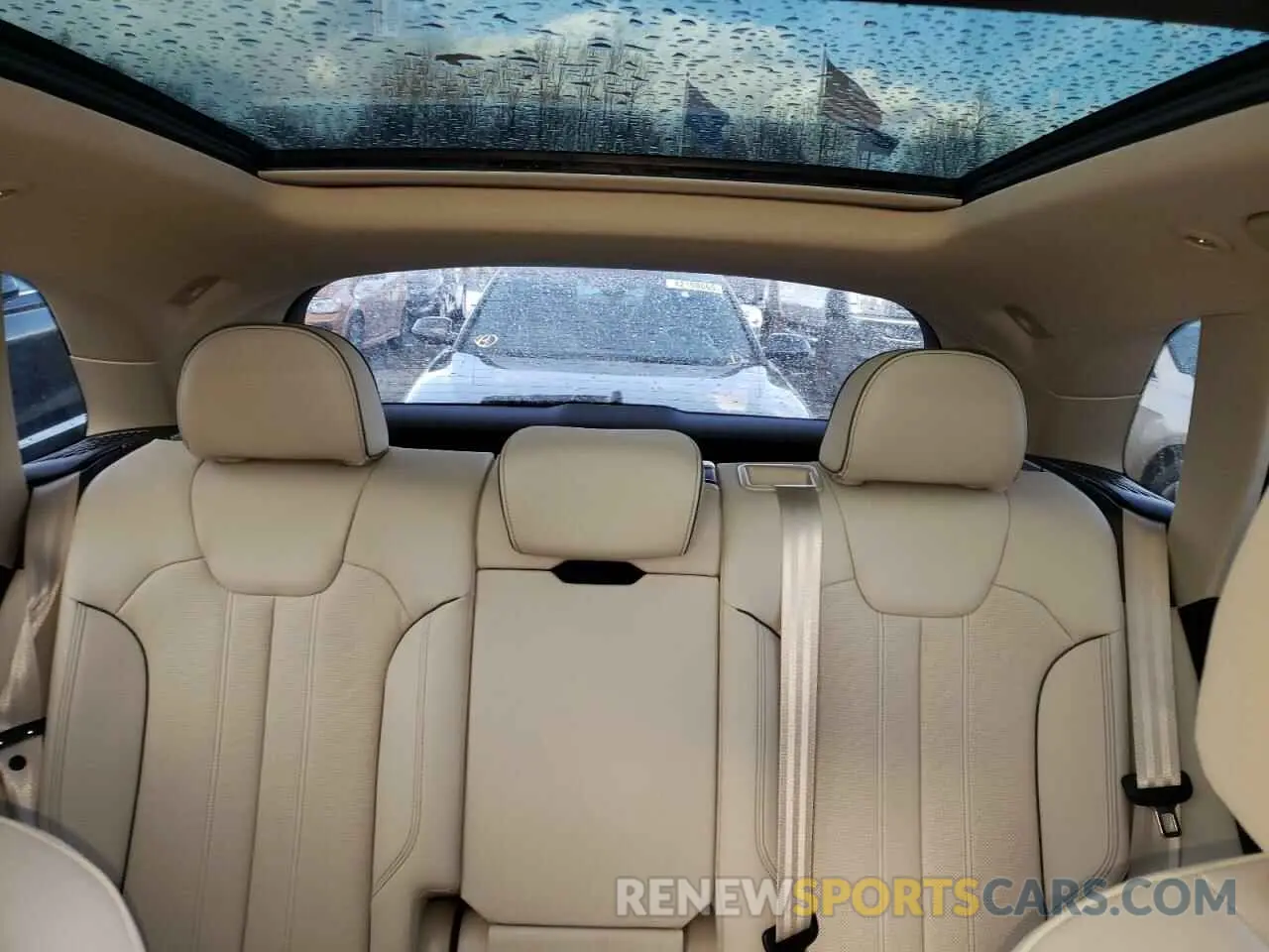10 Photograph of a damaged car WA1EAAFYXR2138646 AUDI Q5 2024