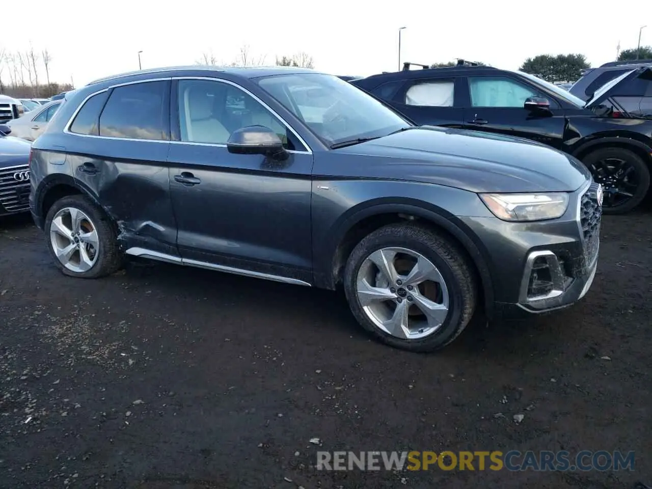 4 Photograph of a damaged car WA1EAAFYXR2138646 AUDI Q5 2024