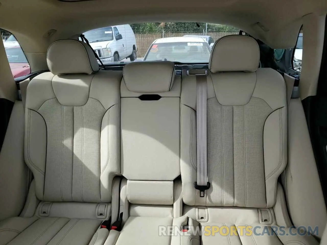 10 Photograph of a damaged car WA1FAAFY2R2103684 AUDI Q5 2024