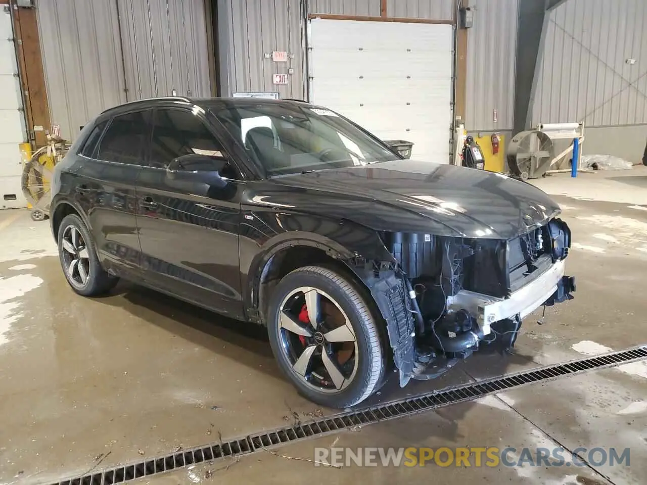 4 Photograph of a damaged car WA1FAAFY4R2020984 AUDI Q5 2024