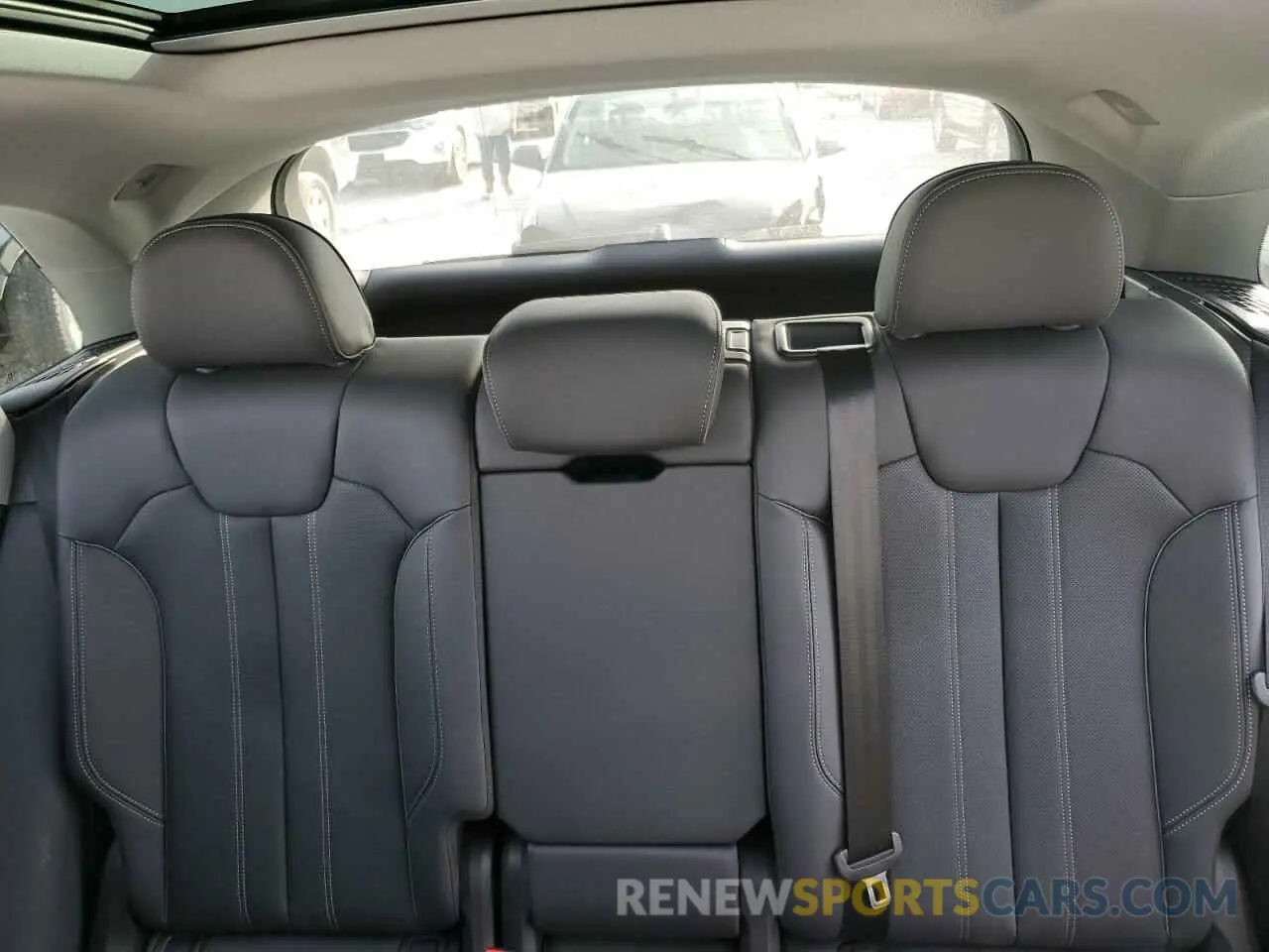 10 Photograph of a damaged car WA1FAAFY5R2044534 AUDI Q5 2024