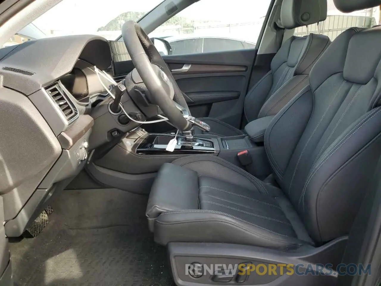7 Photograph of a damaged car WA1FAAFY5R2044534 AUDI Q5 2024