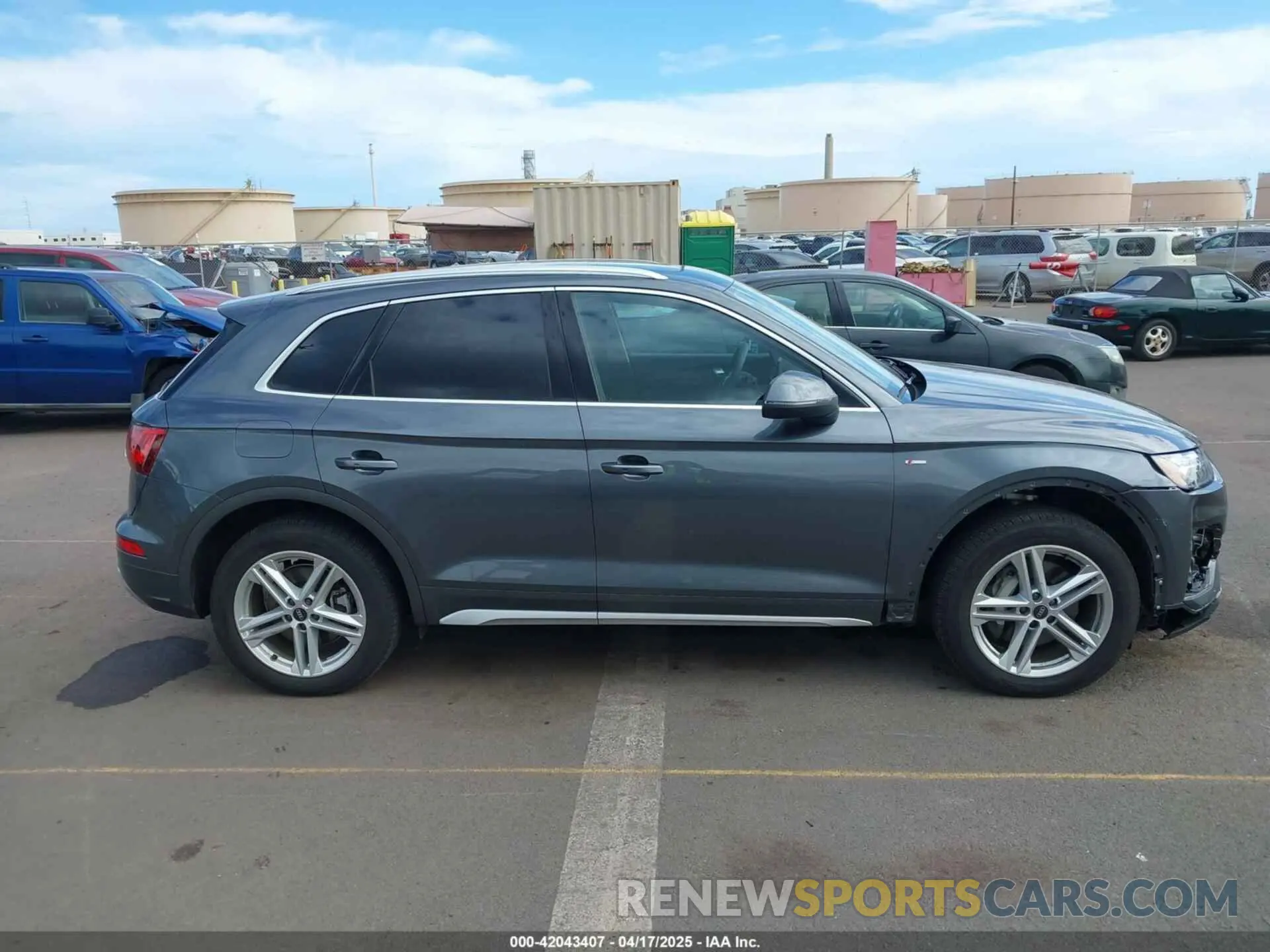14 Photograph of a damaged car WA1G2AFY0R2063378 AUDI Q5 2024