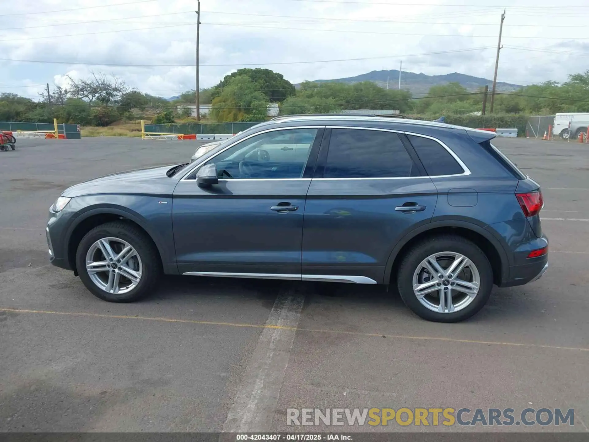 15 Photograph of a damaged car WA1G2AFY0R2063378 AUDI Q5 2024