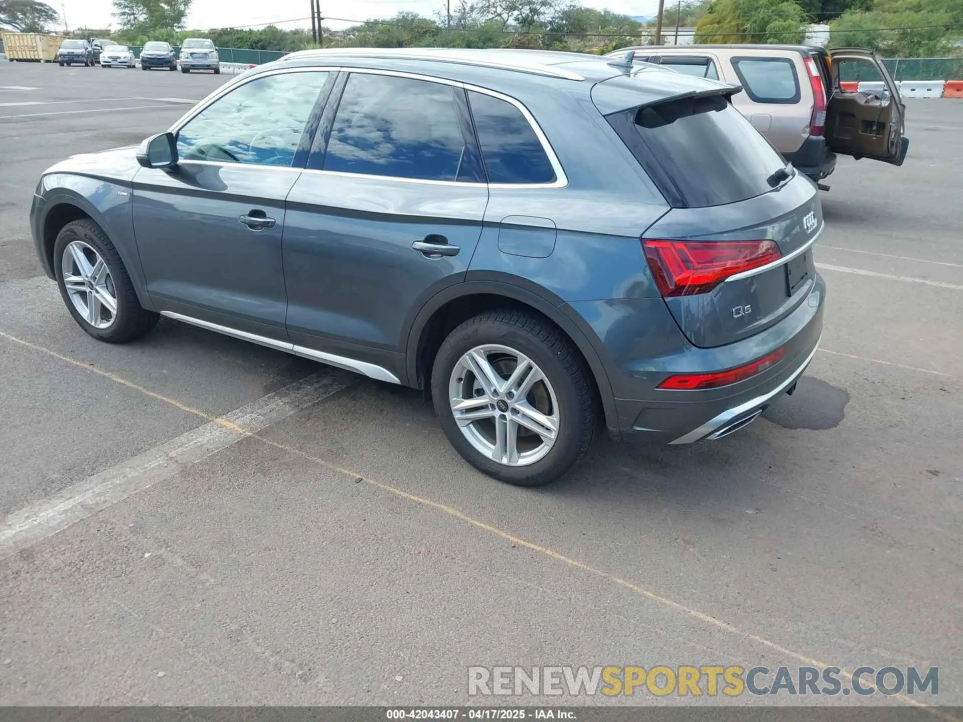 3 Photograph of a damaged car WA1G2AFY0R2063378 AUDI Q5 2024