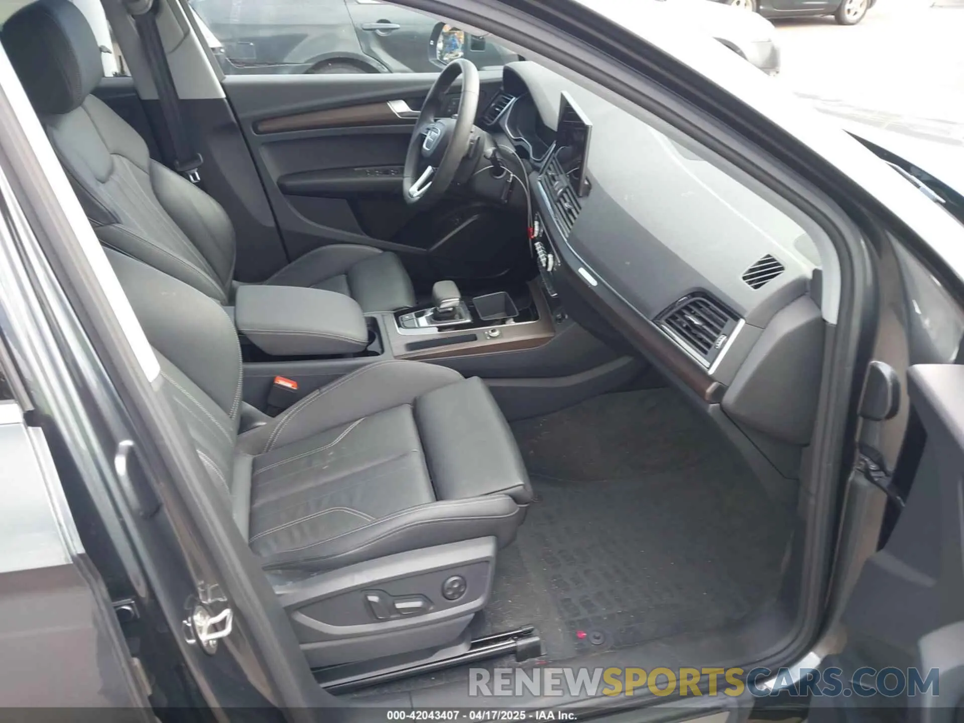 5 Photograph of a damaged car WA1G2AFY0R2063378 AUDI Q5 2024