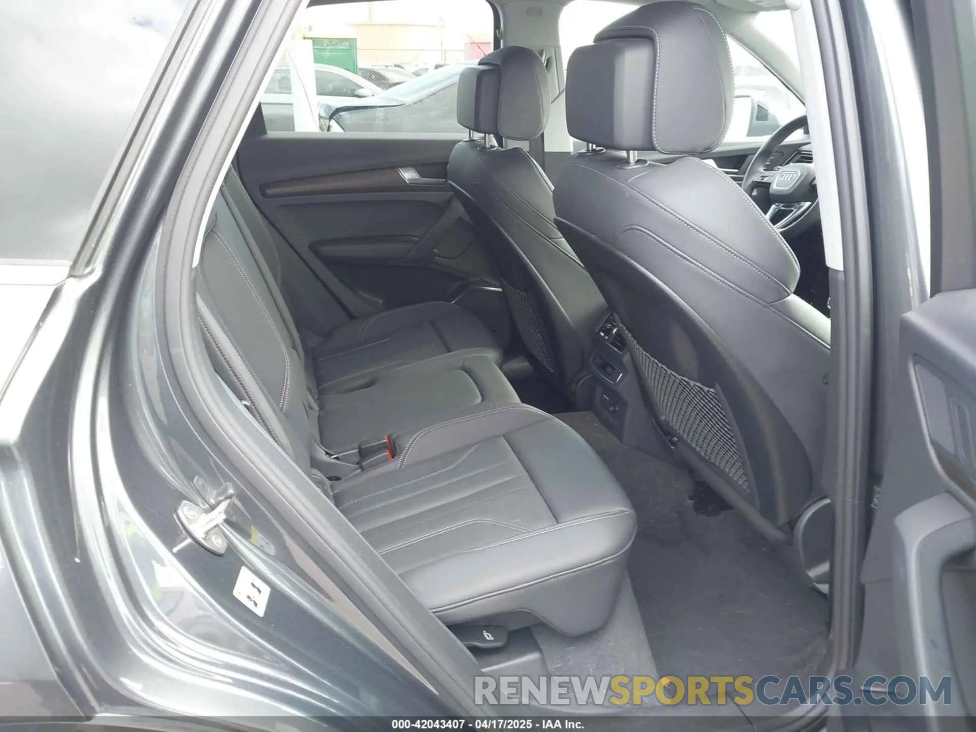 8 Photograph of a damaged car WA1G2AFY0R2063378 AUDI Q5 2024