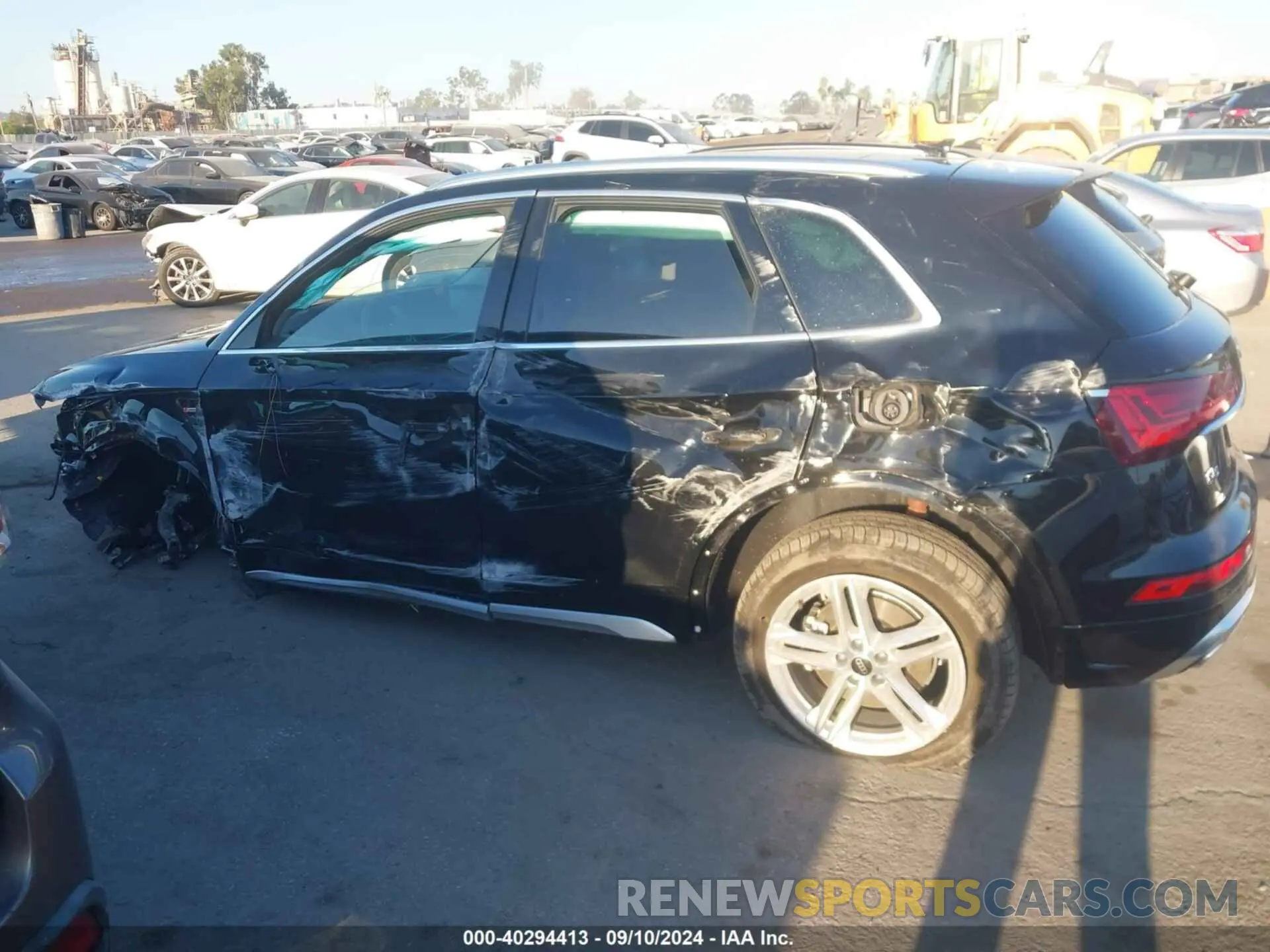 14 Photograph of a damaged car WA1G2AFY1R2075507 AUDI Q5 2024