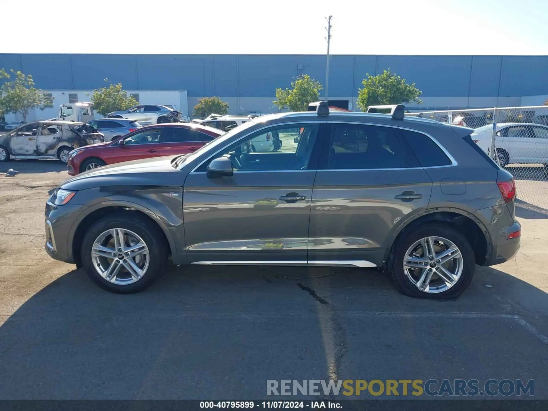 15 Photograph of a damaged car WA1G2AFY8R2103934 AUDI Q5 2024