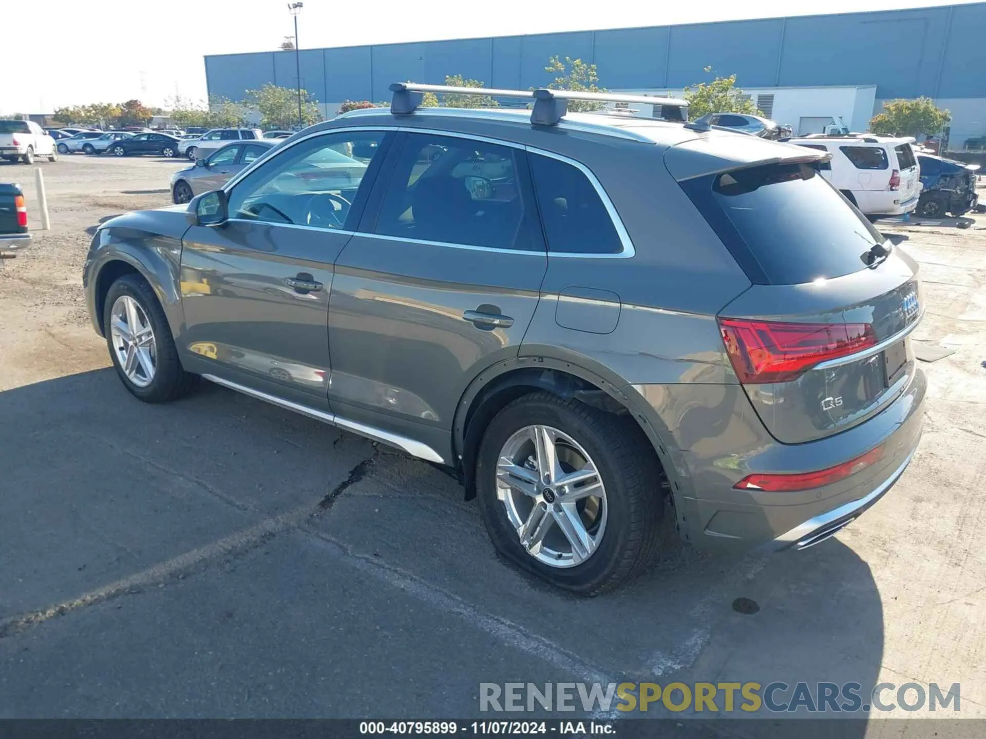 3 Photograph of a damaged car WA1G2AFY8R2103934 AUDI Q5 2024