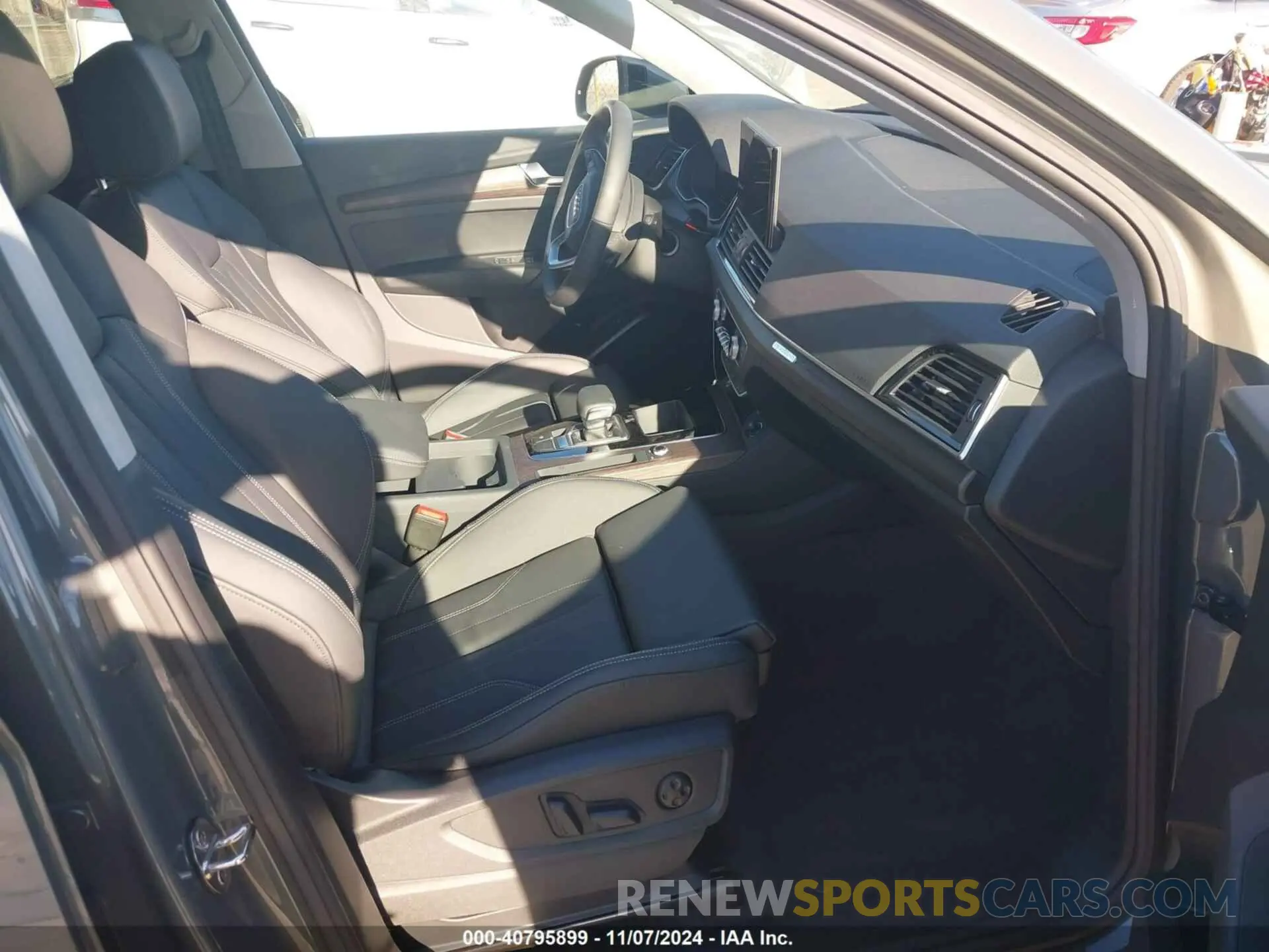 5 Photograph of a damaged car WA1G2AFY8R2103934 AUDI Q5 2024