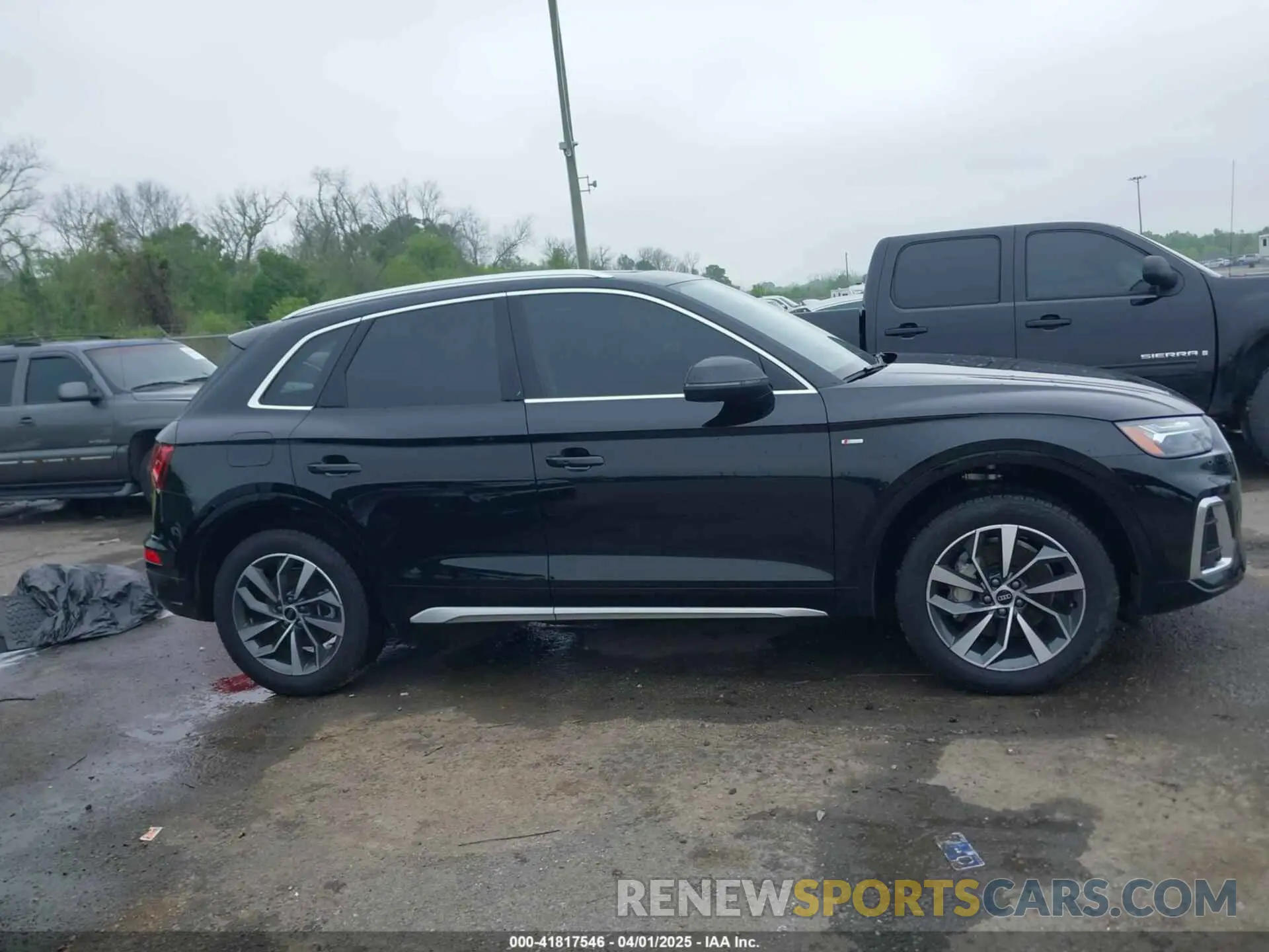 13 Photograph of a damaged car WA1GAAFY0R2145033 AUDI Q5 2024