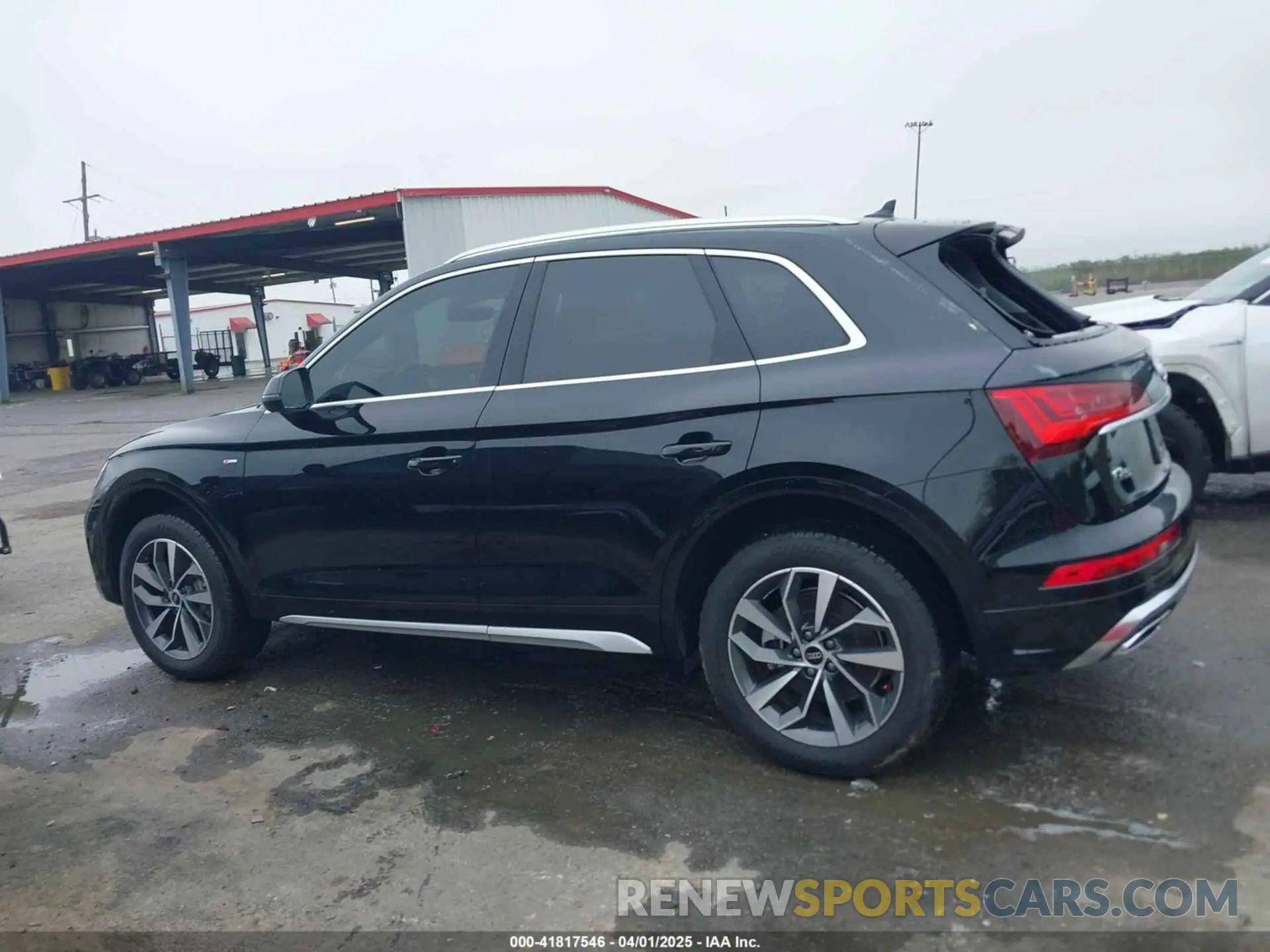 14 Photograph of a damaged car WA1GAAFY0R2145033 AUDI Q5 2024