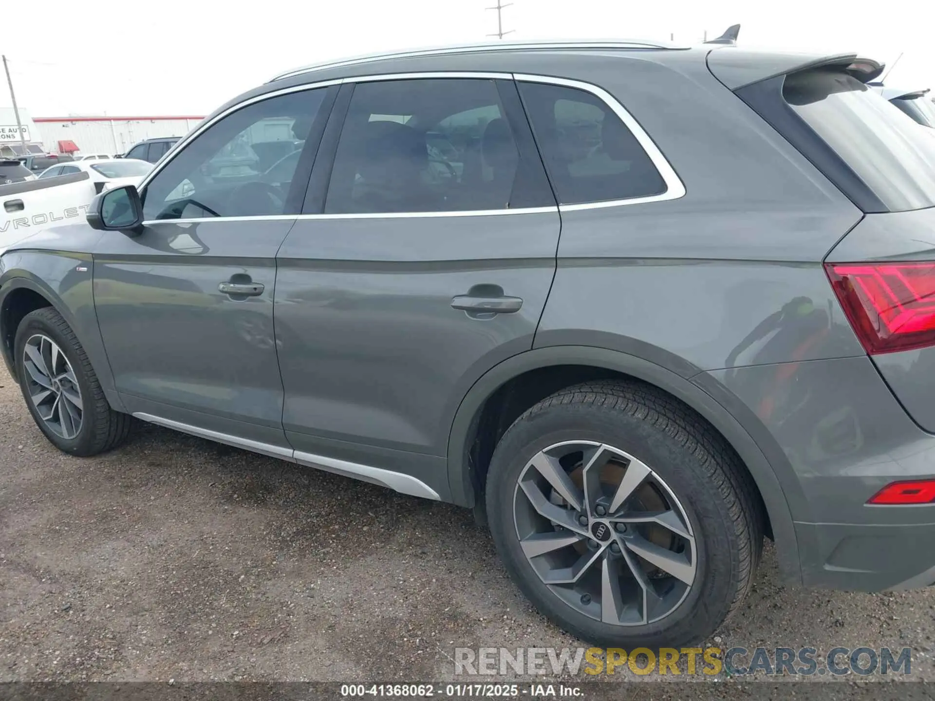 15 Photograph of a damaged car WA1GAAFY1R2000549 AUDI Q5 2024