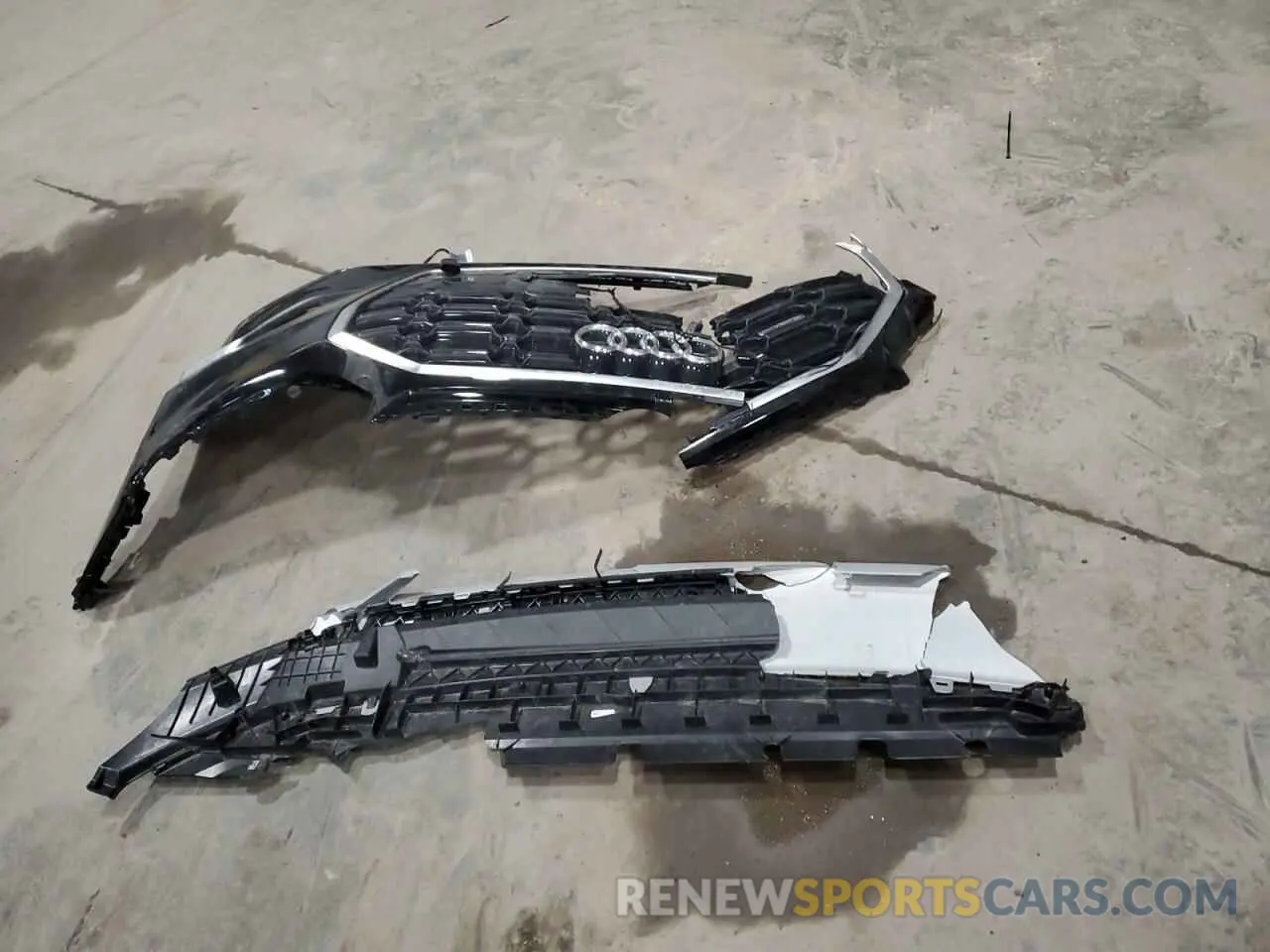 13 Photograph of a damaged car WA1GAAFY1R2050058 AUDI Q5 2024