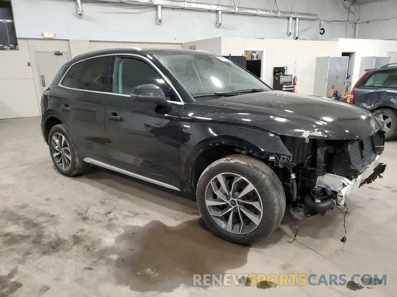 4 Photograph of a damaged car WA1GAAFY1R2050058 AUDI Q5 2024