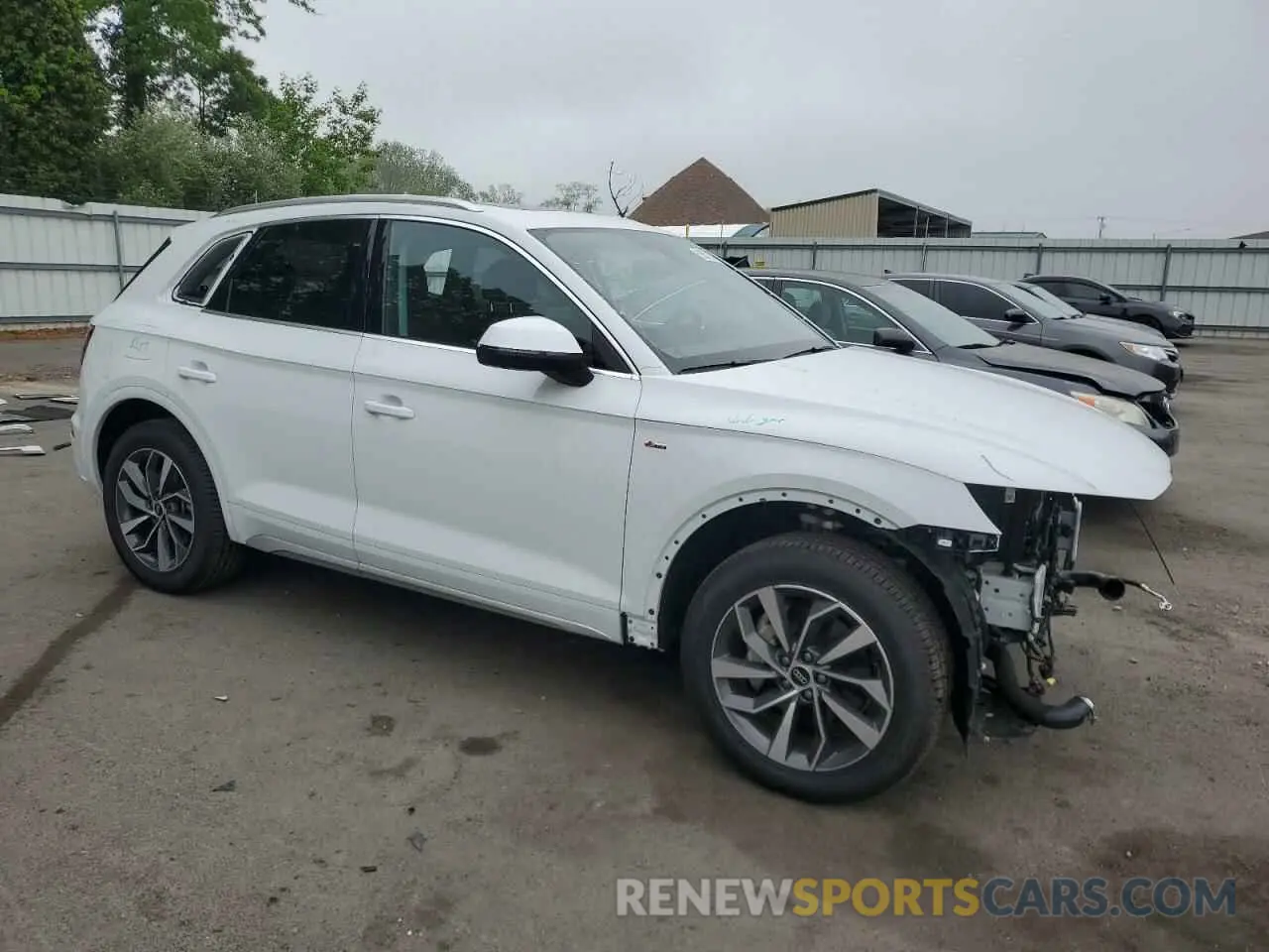 4 Photograph of a damaged car WA1GAAFY1R2142917 AUDI Q5 2024