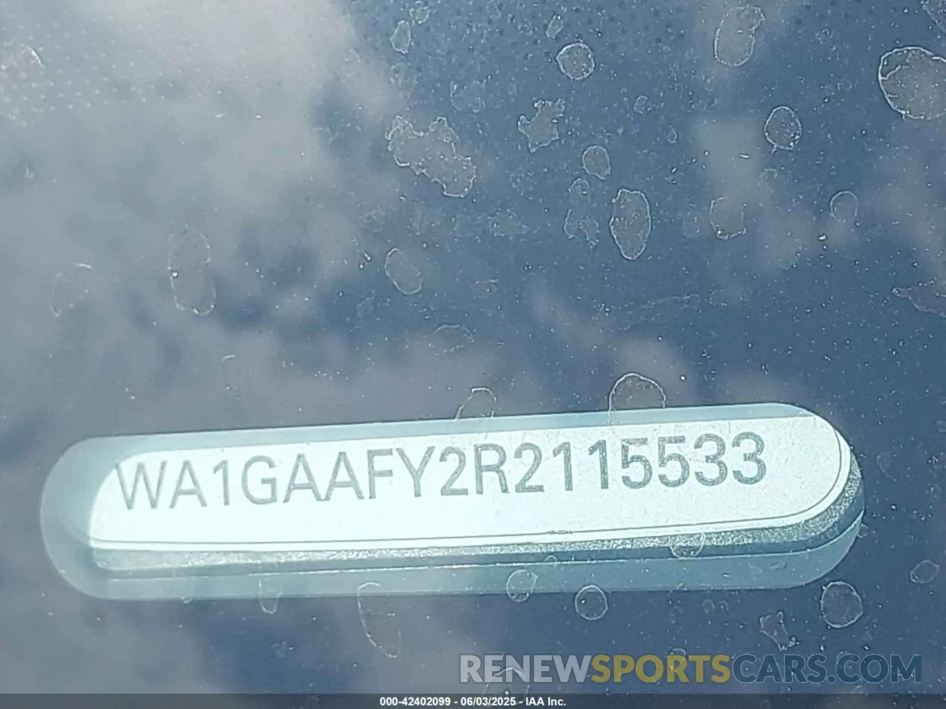 18 Photograph of a damaged car WA1GAAFY2R2115533 AUDI Q5 2024
