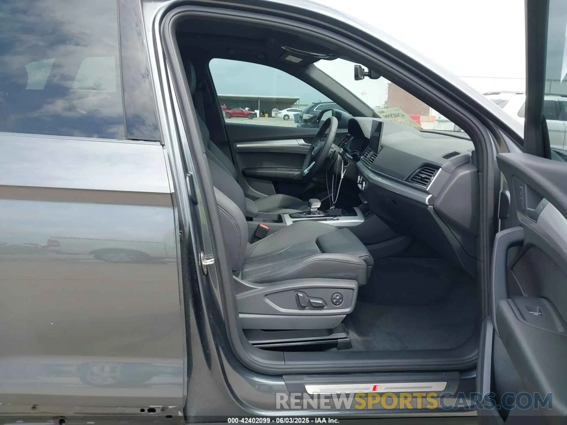 5 Photograph of a damaged car WA1GAAFY2R2115533 AUDI Q5 2024