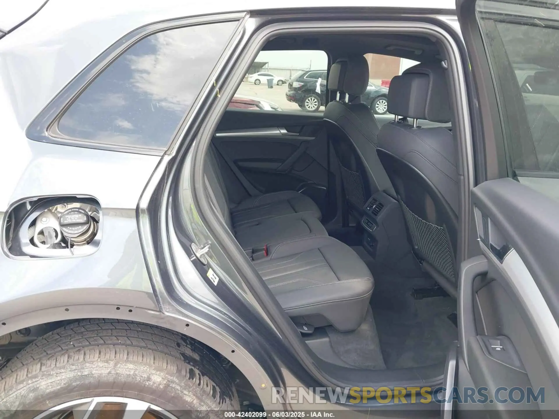 8 Photograph of a damaged car WA1GAAFY2R2115533 AUDI Q5 2024