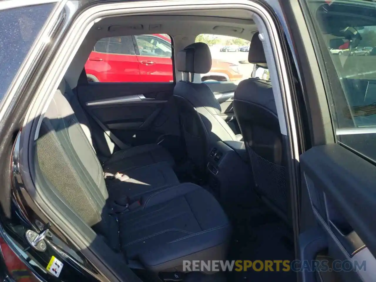 10 Photograph of a damaged car WA1GAAFY5R2045591 AUDI Q5 2024