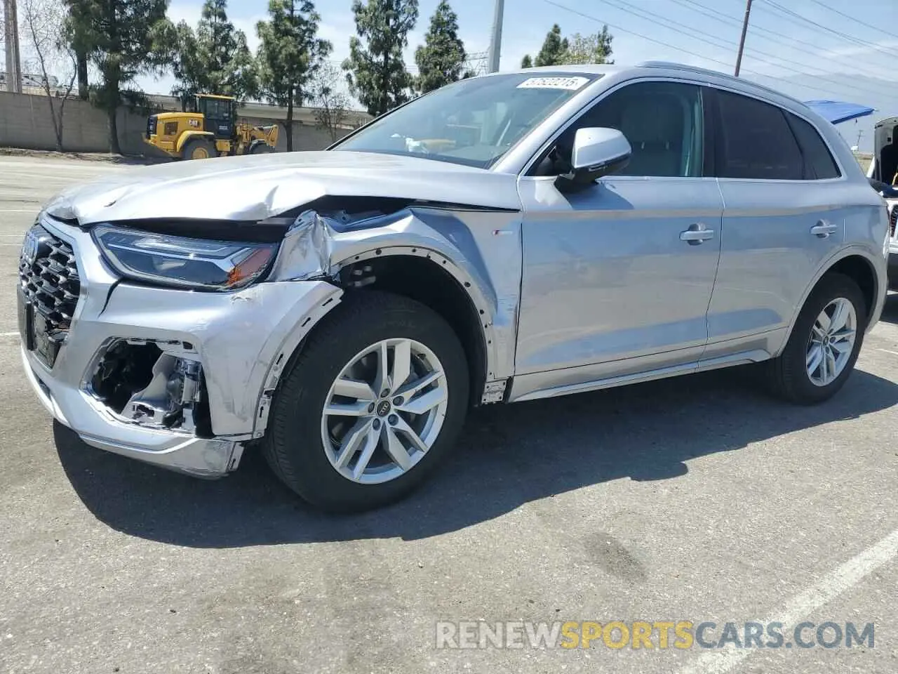 1 Photograph of a damaged car WA1GAAFY5R2067008 AUDI Q5 2024