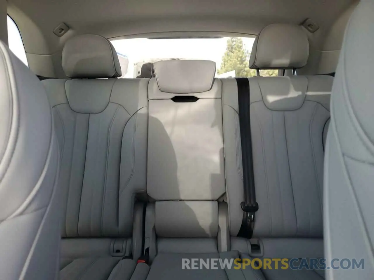 10 Photograph of a damaged car WA1GAAFY5R2067008 AUDI Q5 2024